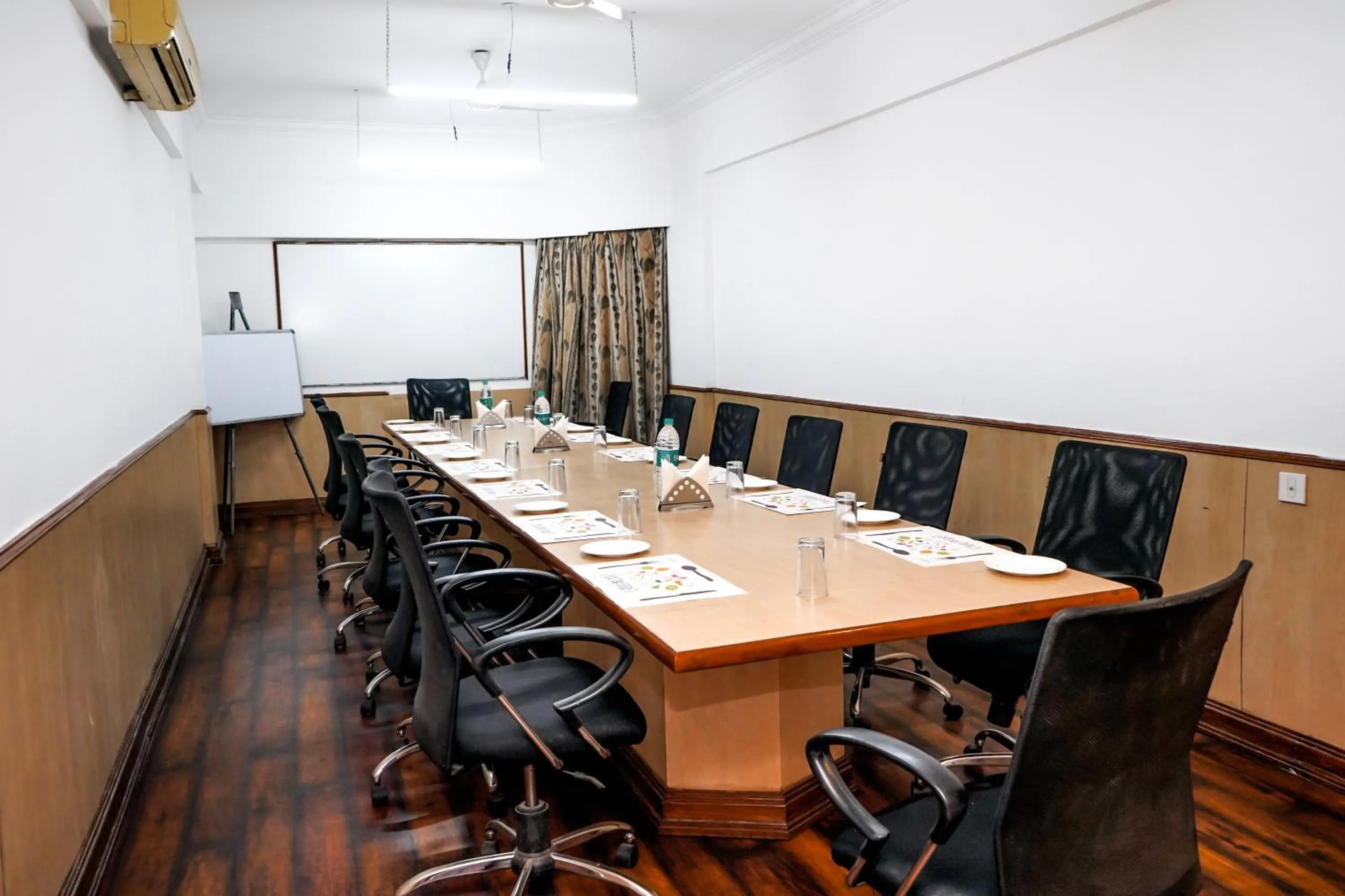 Meeting/conference room in Hotel Gwalior Regency