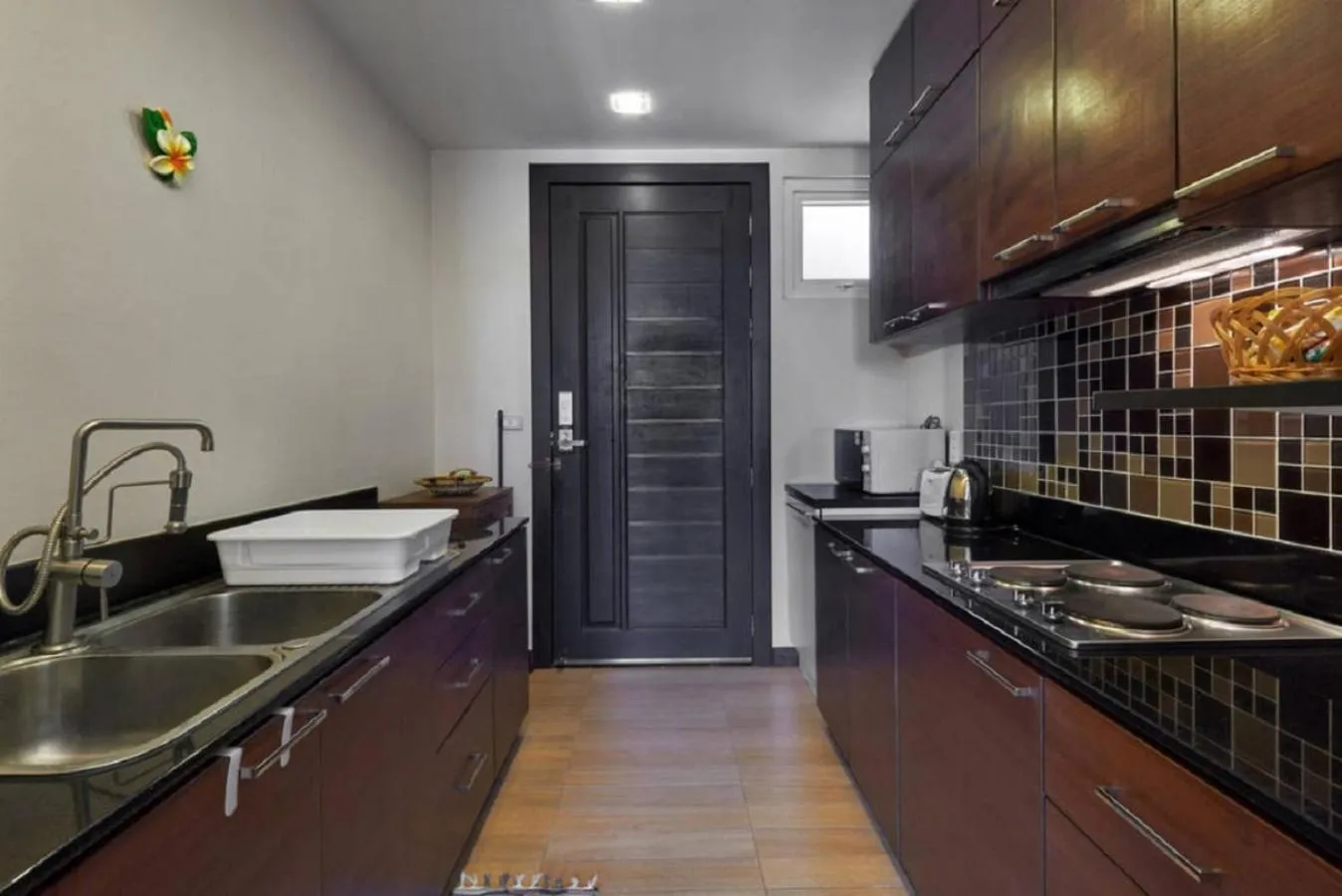 Kitchen or kitchenette, Kitchen/Kitchenette in Sea & Sky Karon Beach by PHR