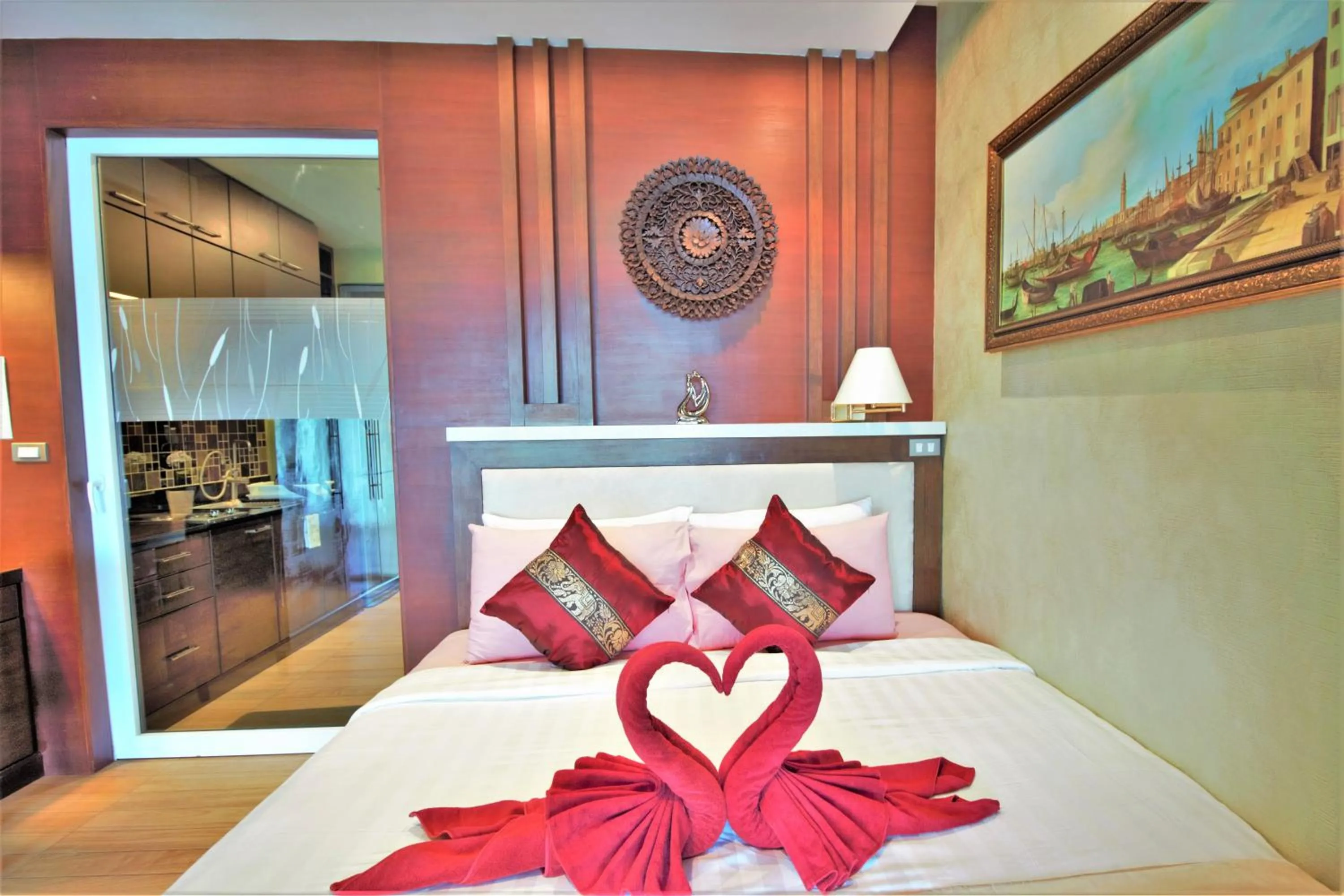 Photo of the whole room, Bed in Sea & Sky Karon Beach by PHR