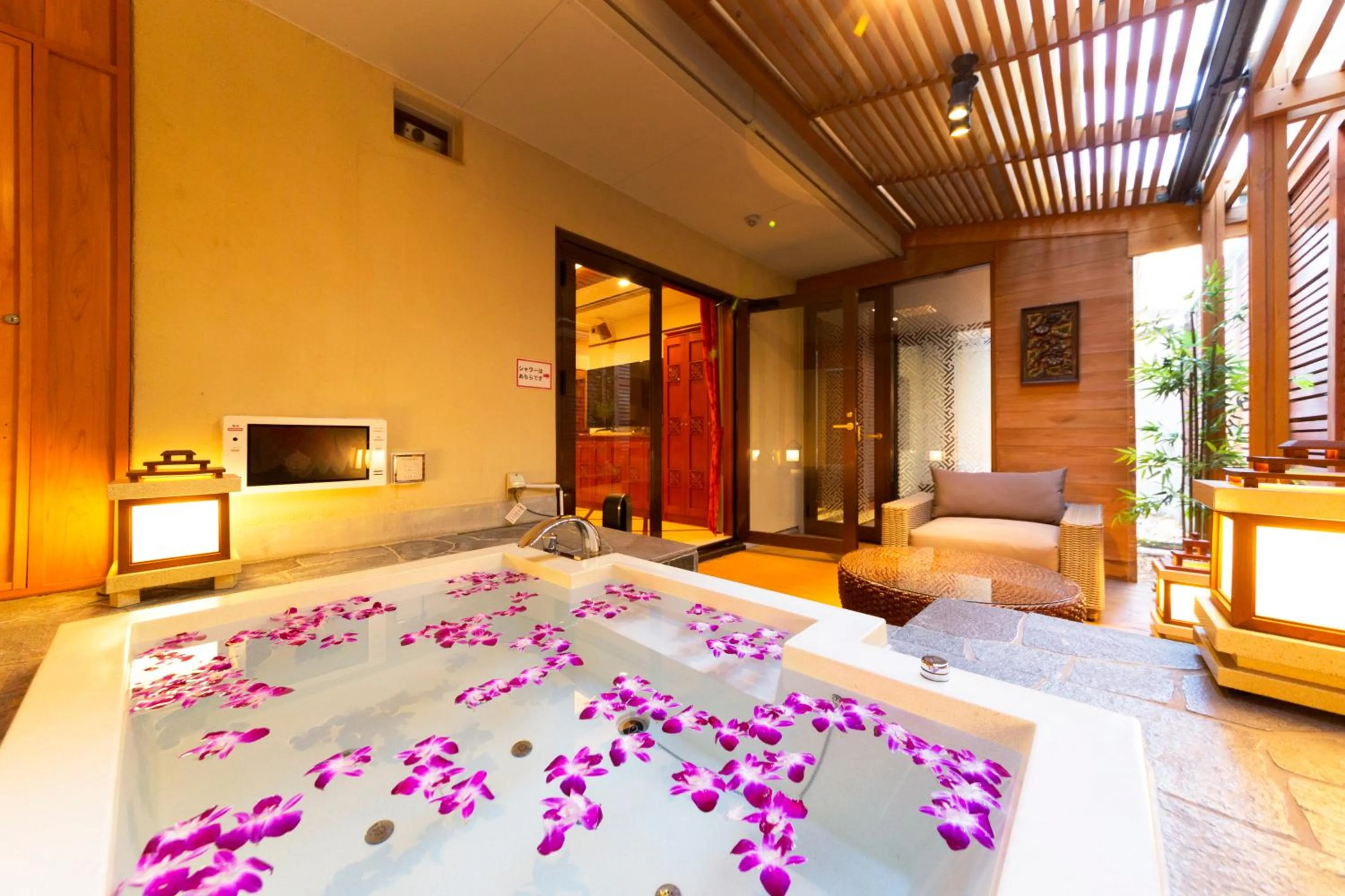 Open Air Bath, Bed in Hotel Lotus Nara (Adult Only)