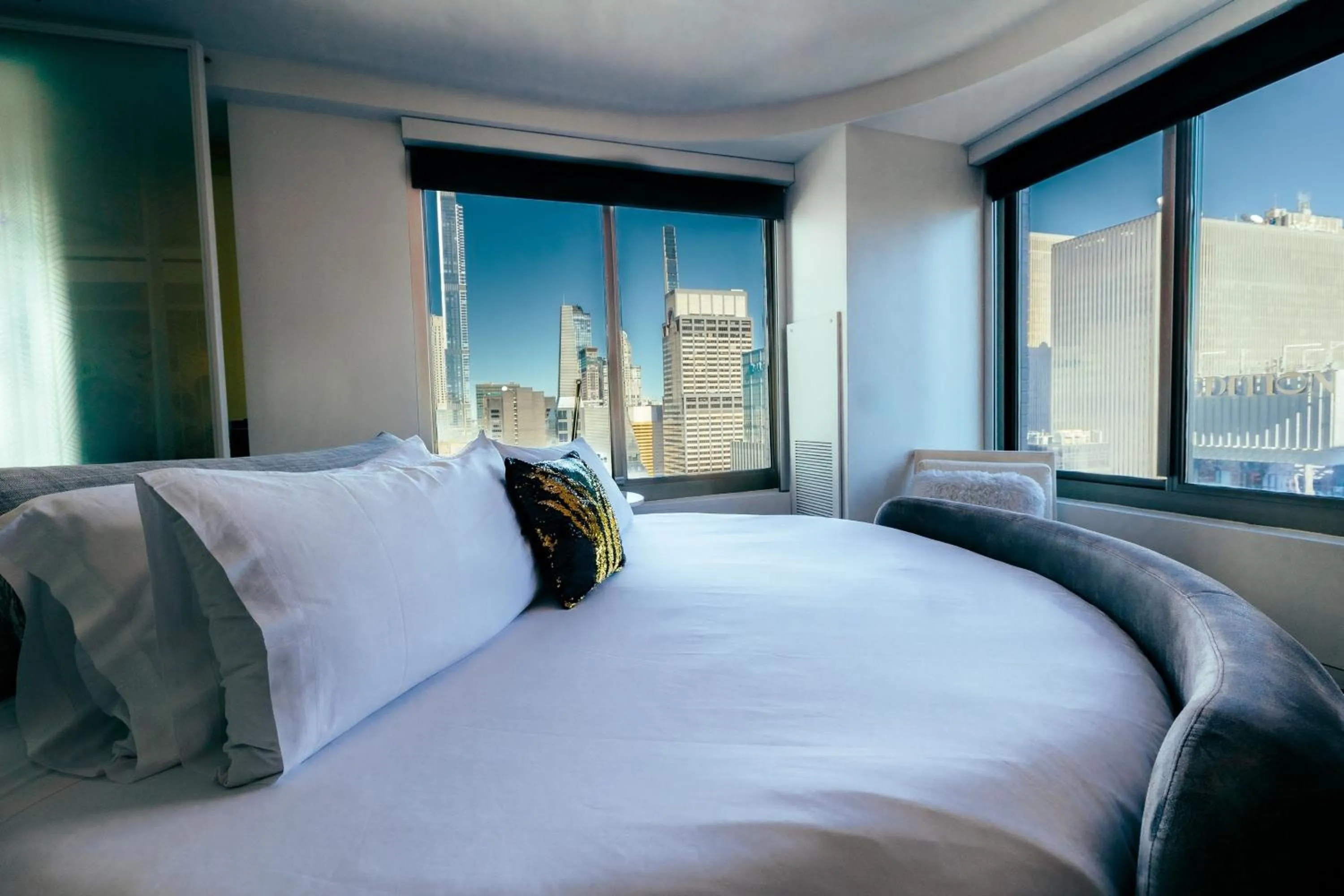 Photo of the whole room, Bed in W New York - Times Square
