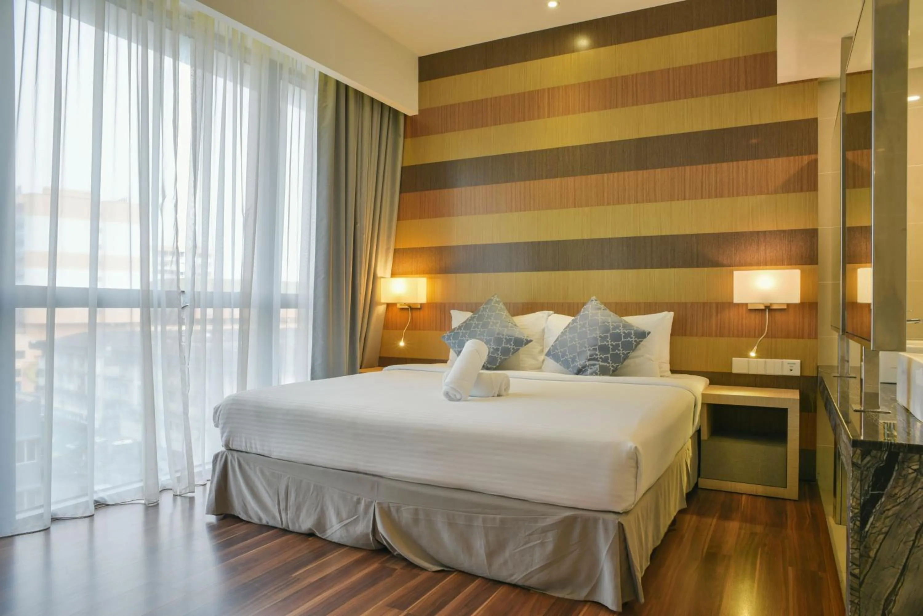 Bed in D'Majestic Place by Widebed