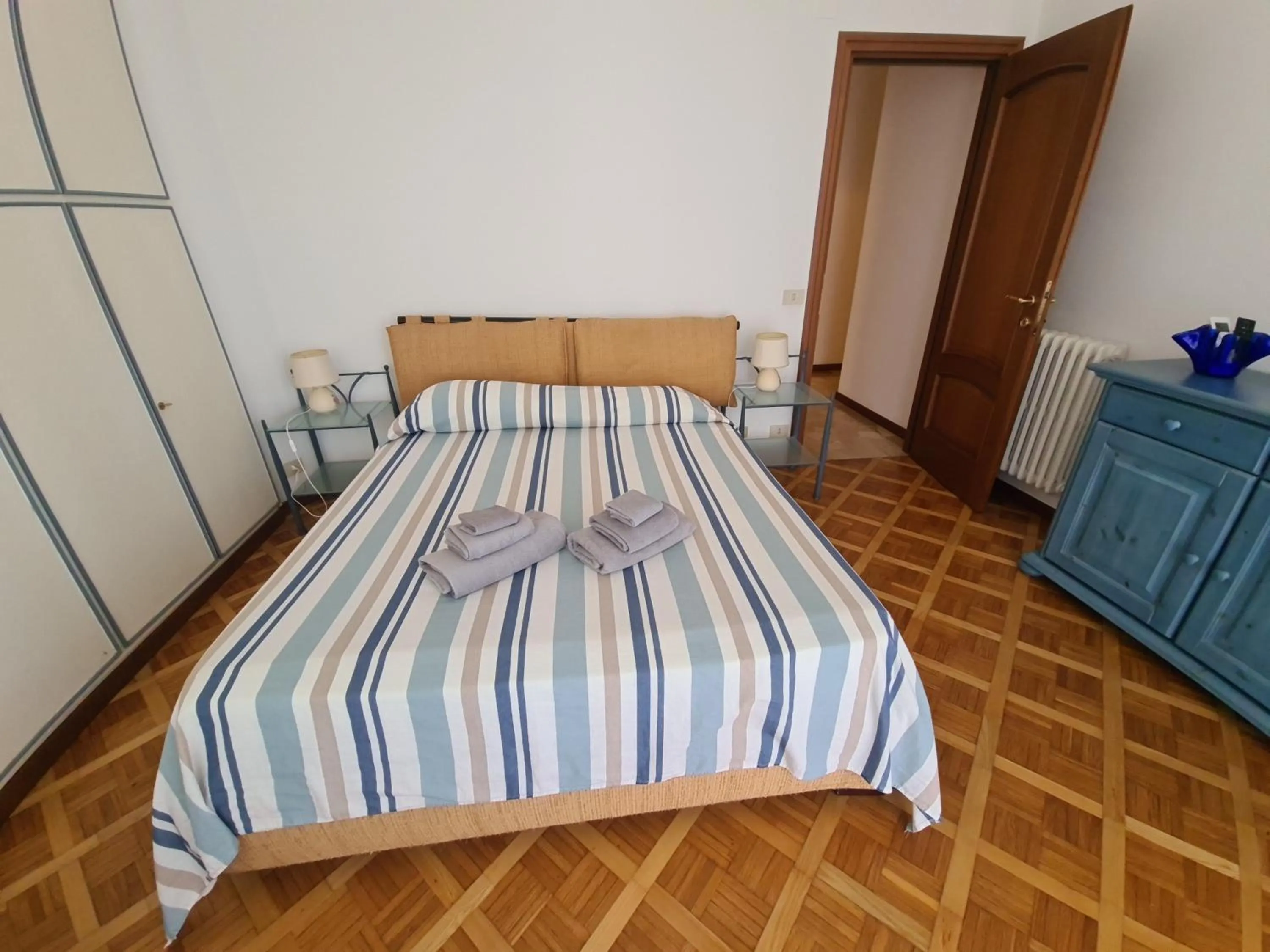 Bed in Turchino Apartment & Terrazza della Luisa by PortofinoVacanze