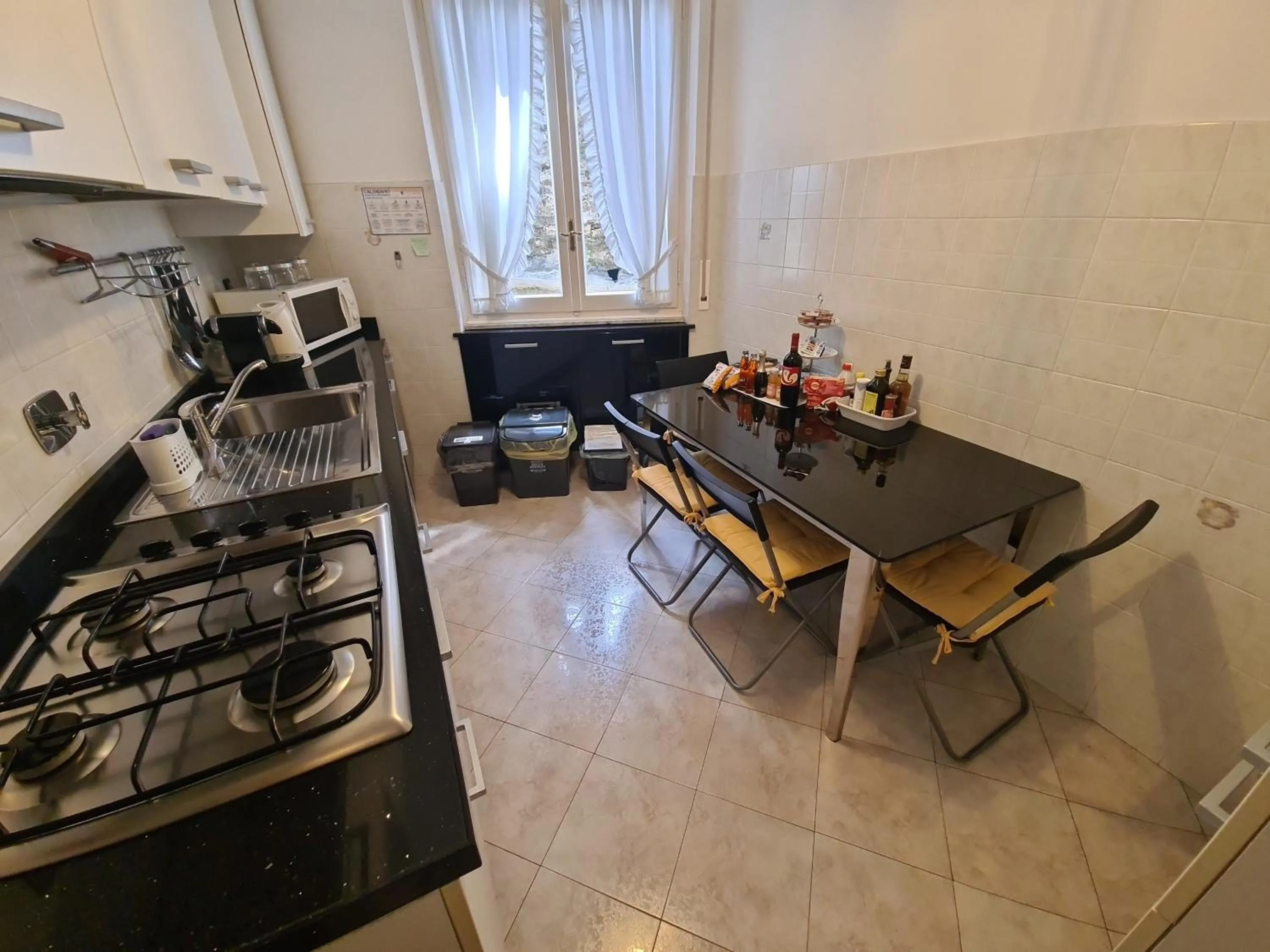 Kitchen or kitchenette in Turchino Apartment & Terrazza della Luisa by PortofinoVacanze