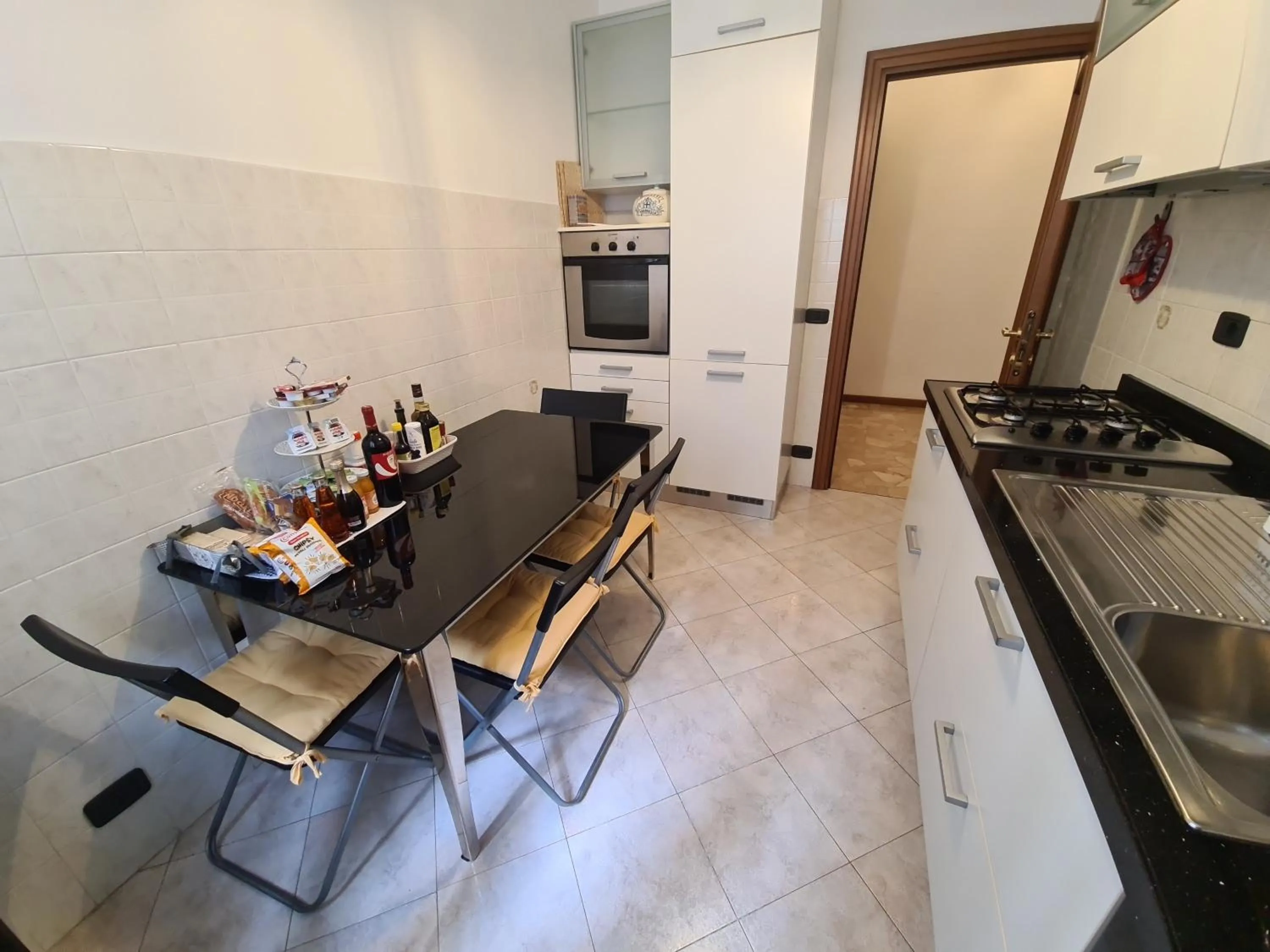 Kitchen or kitchenette in Turchino Apartment & Terrazza della Luisa by PortofinoVacanze