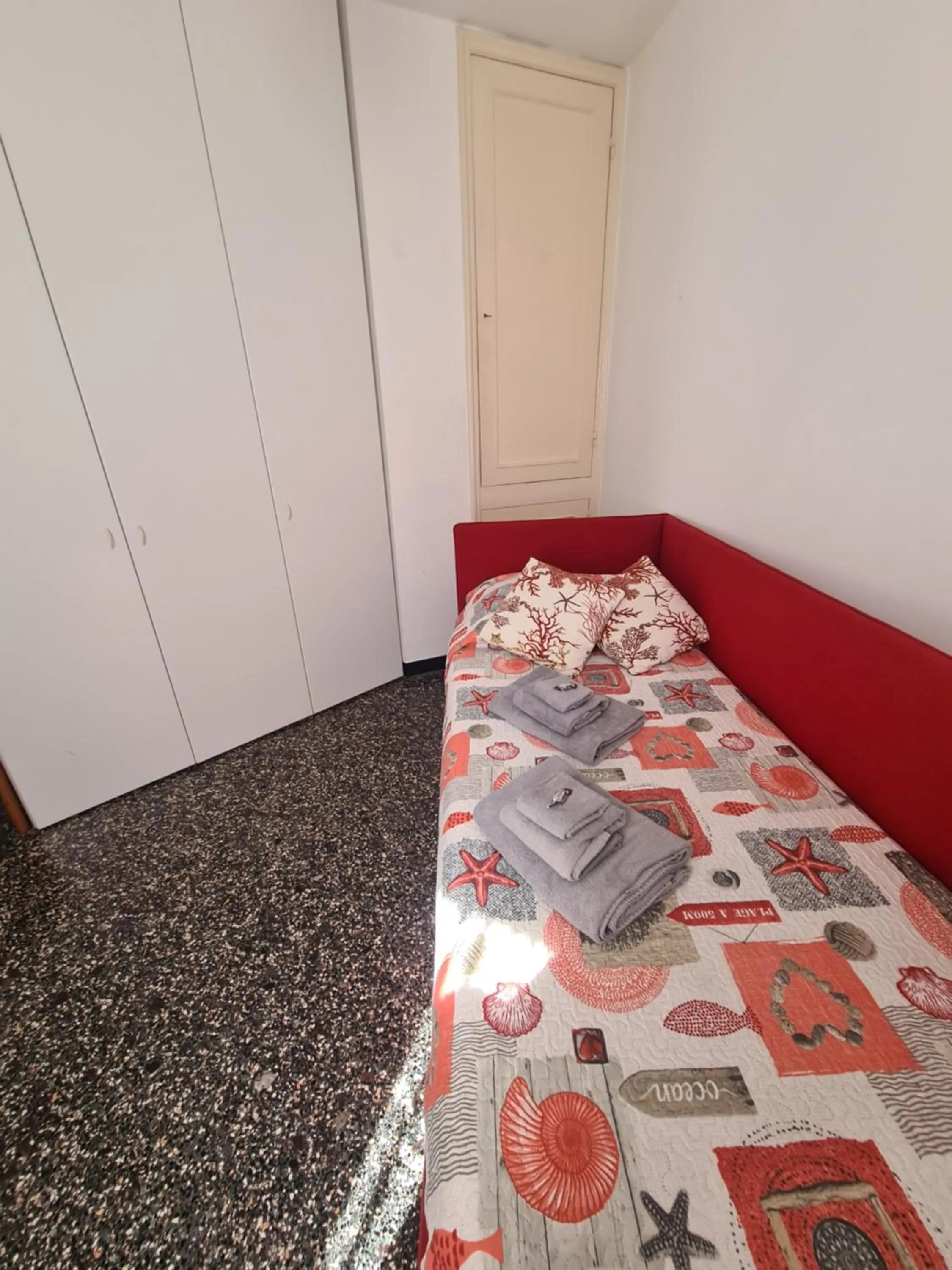 Bed in Turchino Apartment & Terrazza della Luisa by PortofinoVacanze