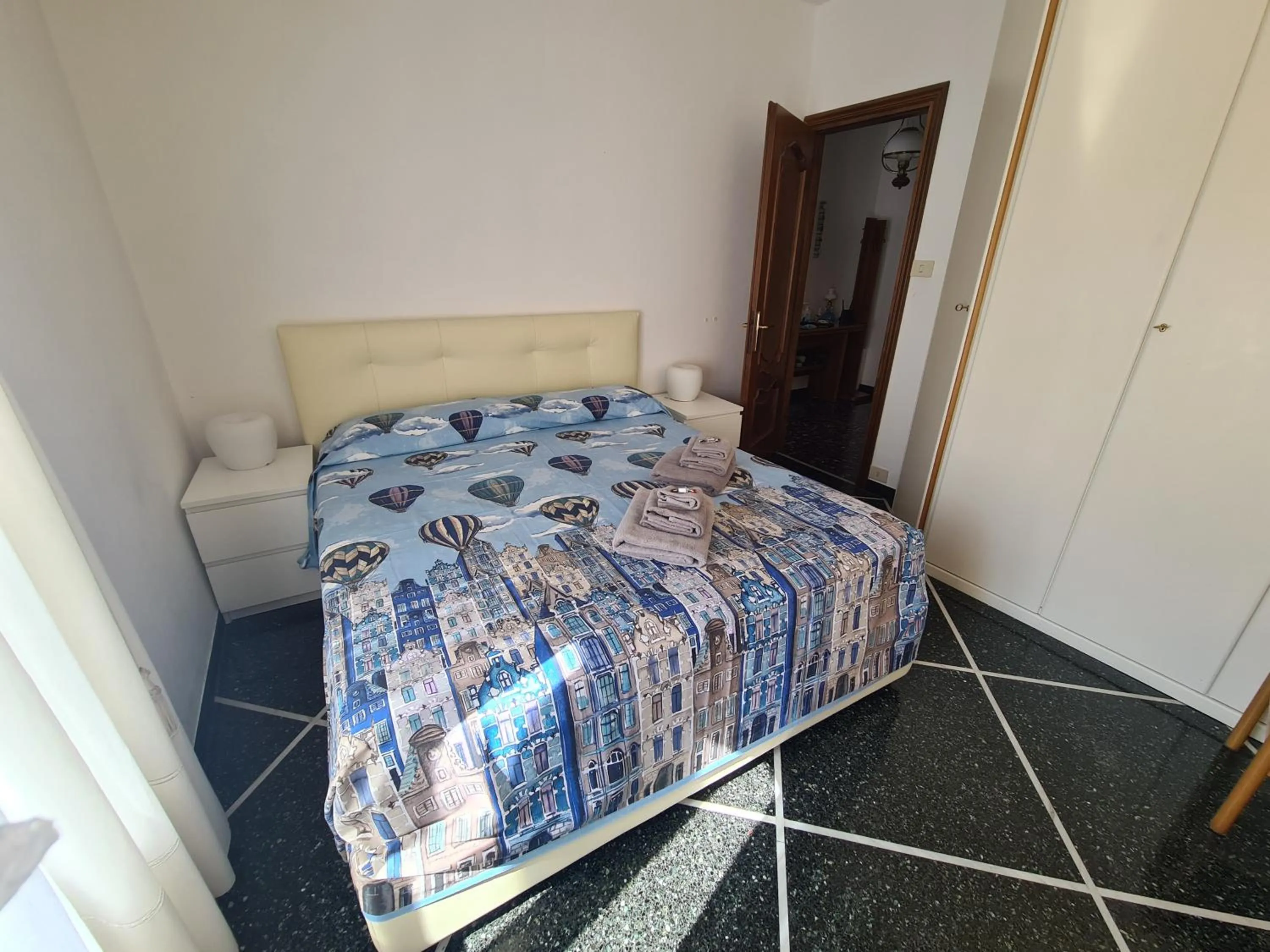 Bed in Turchino Apartment & Terrazza della Luisa by PortofinoVacanze