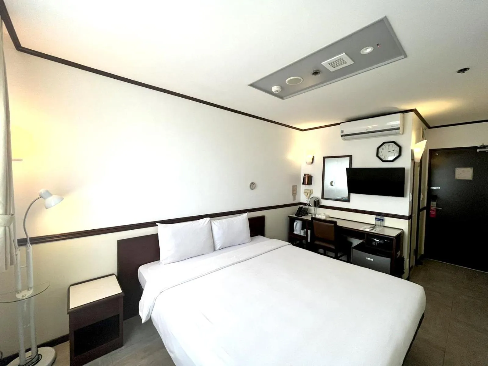 Bedroom, Bed in Toyoko Inn Cebu