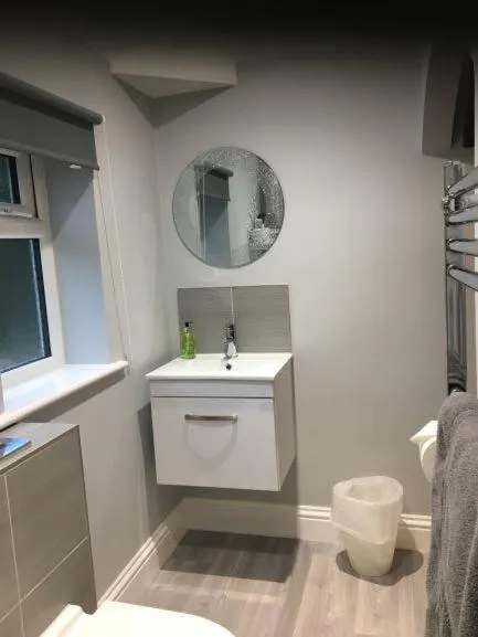 Bathroom in Laburnum Cottage Guest House