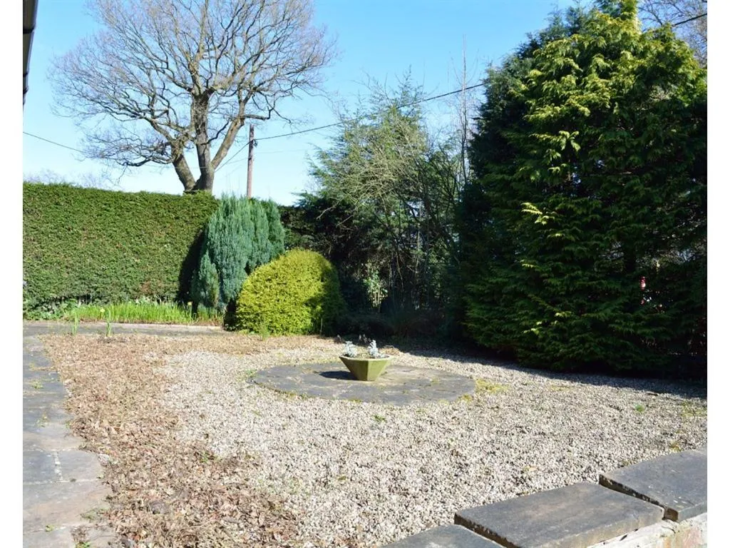 Property building in Laburnum Cottage Guest House