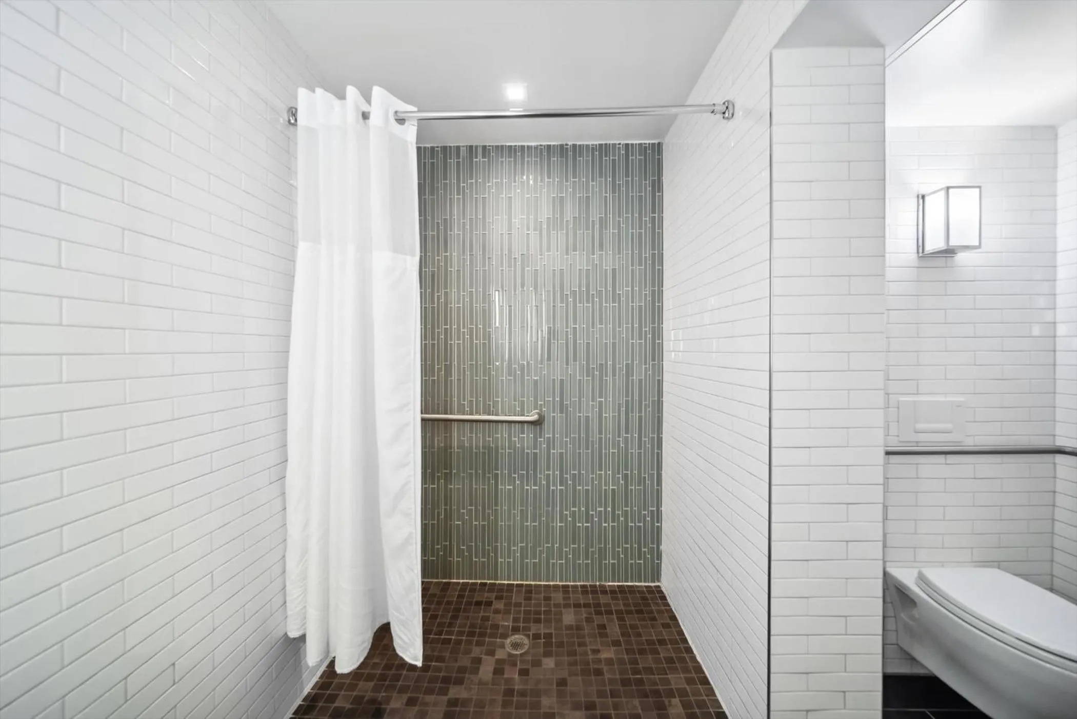 Bathroom in Lexington Plaza Hotel