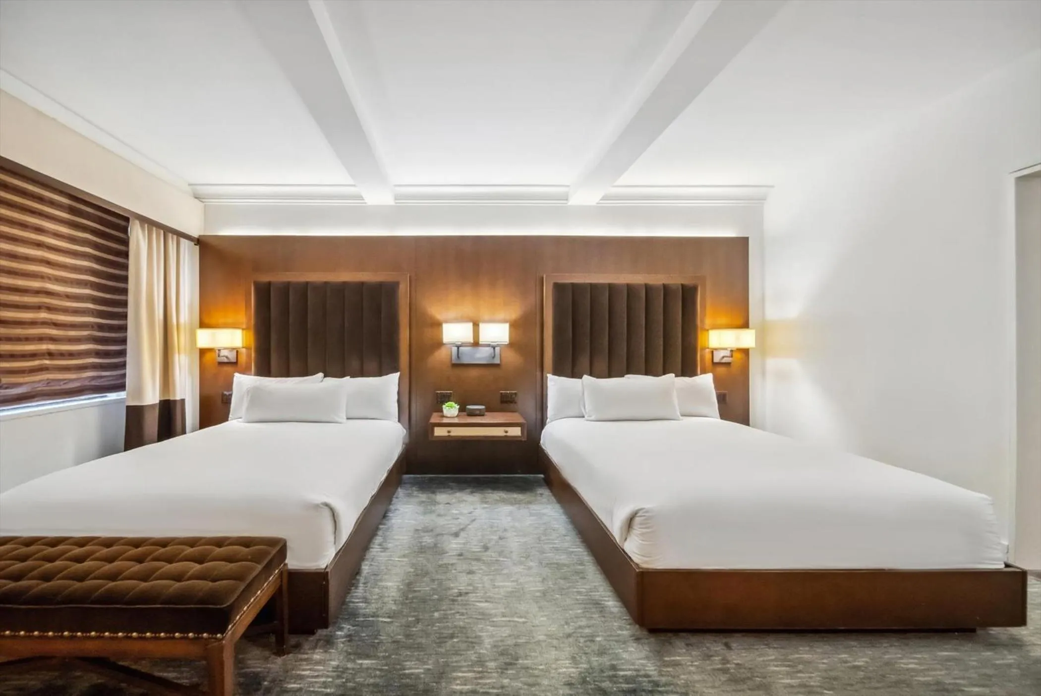 Bed in Lexington Plaza Hotel