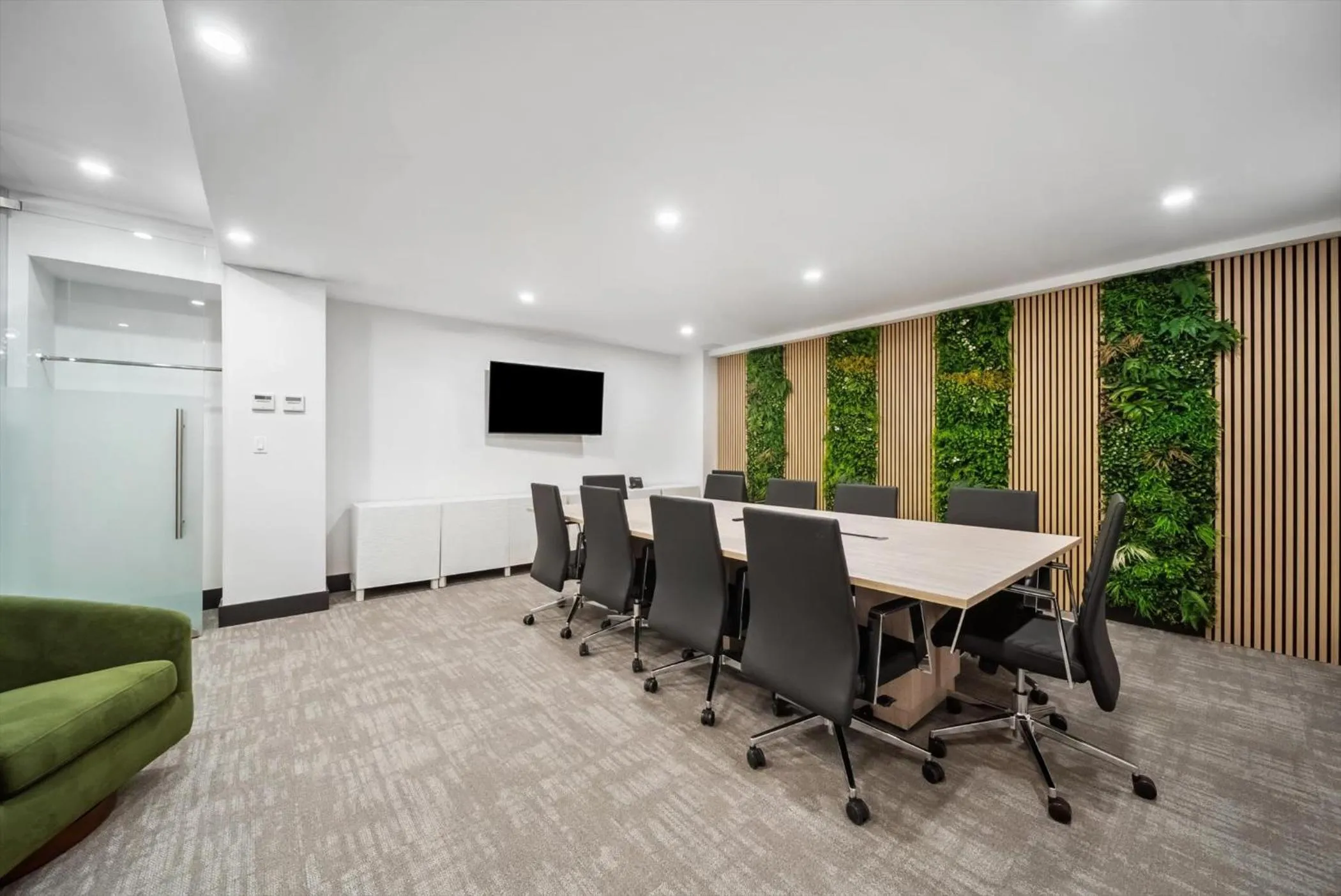 Business facilities in Lexington Plaza Hotel