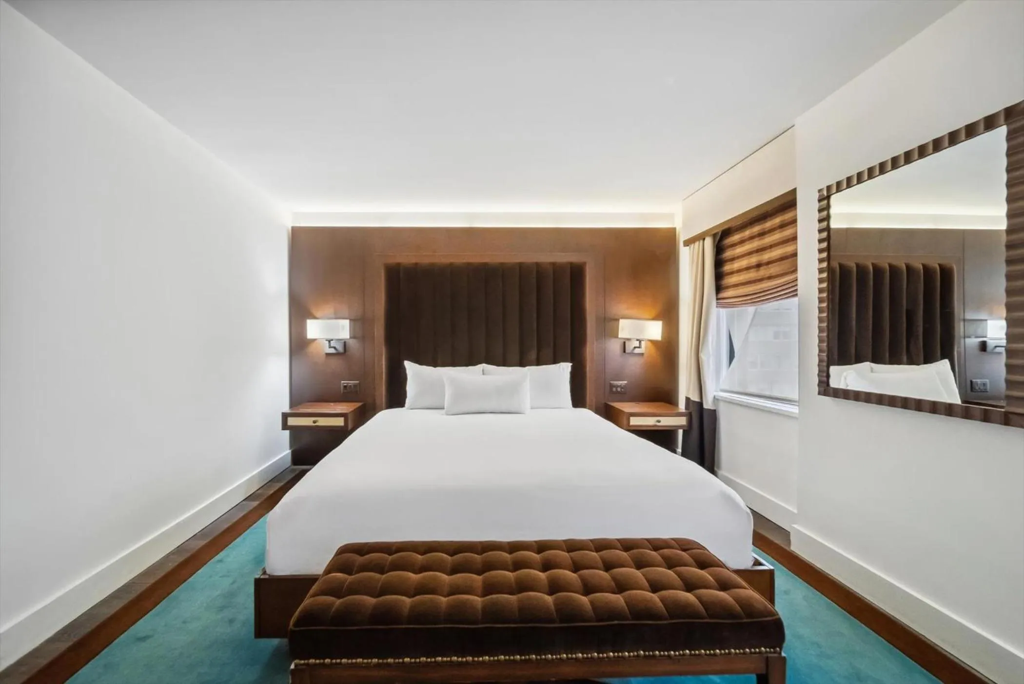 Bed in Lexington Plaza Hotel