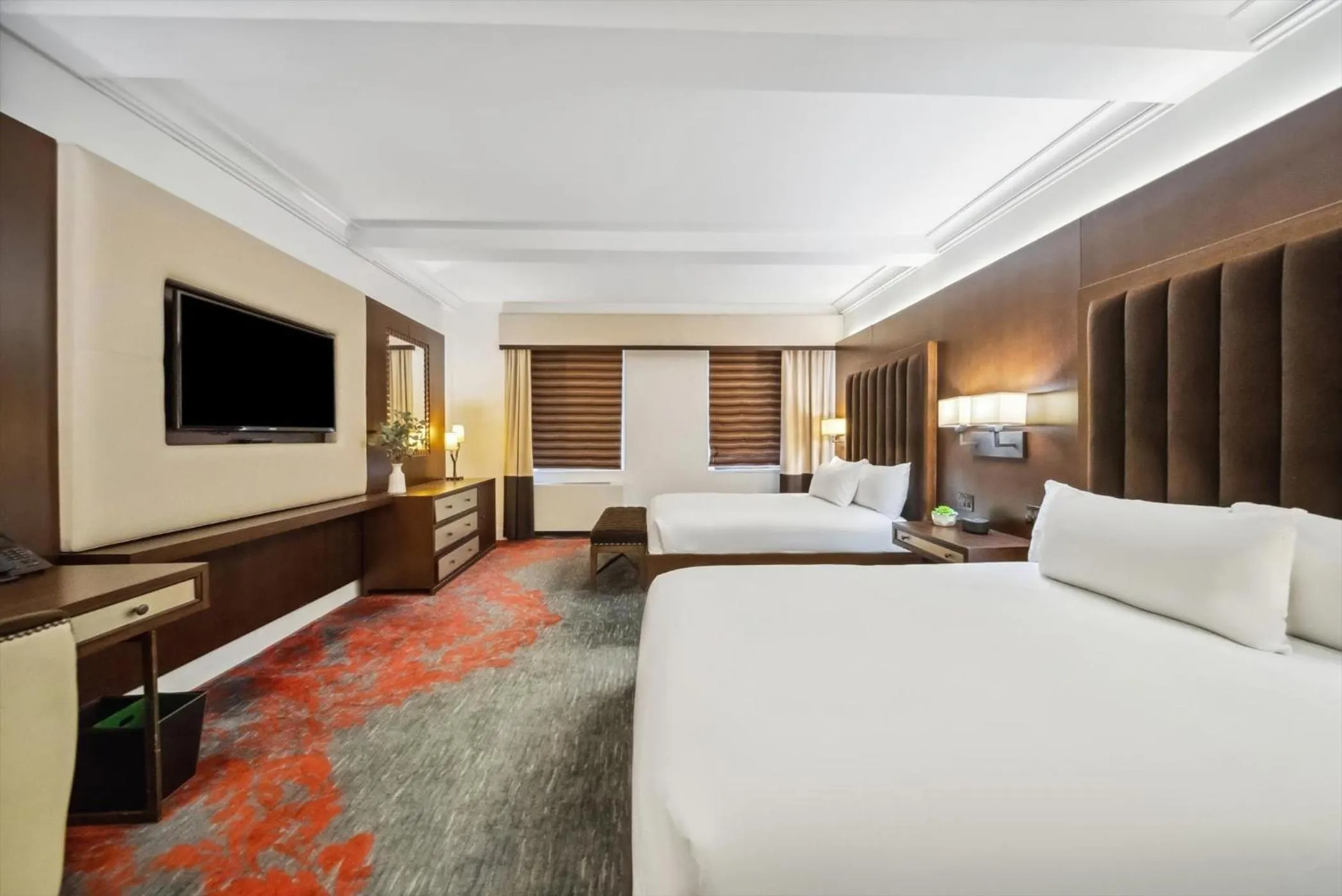 Bed in Lexington Plaza Hotel