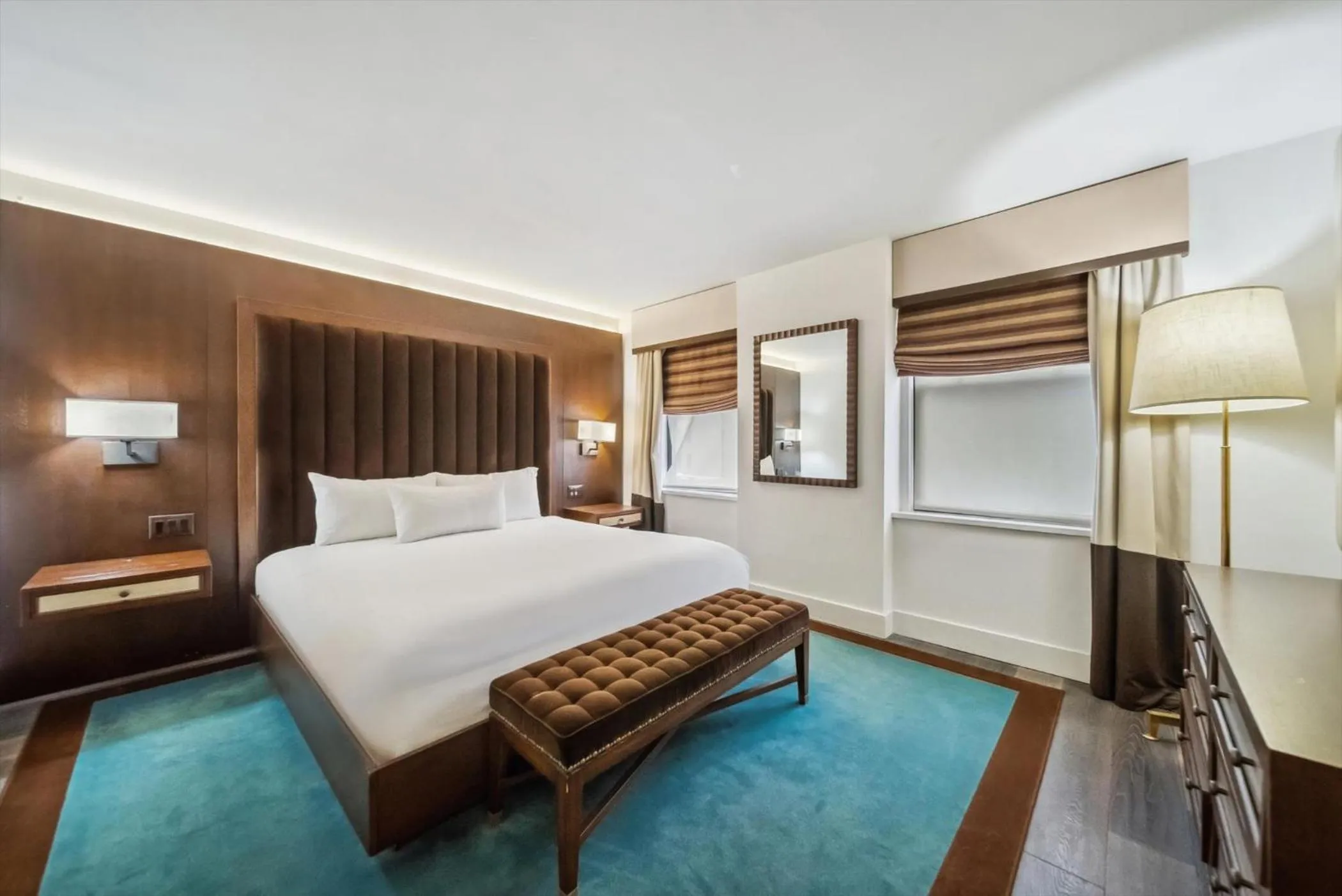 Bed in Lexington Plaza Hotel