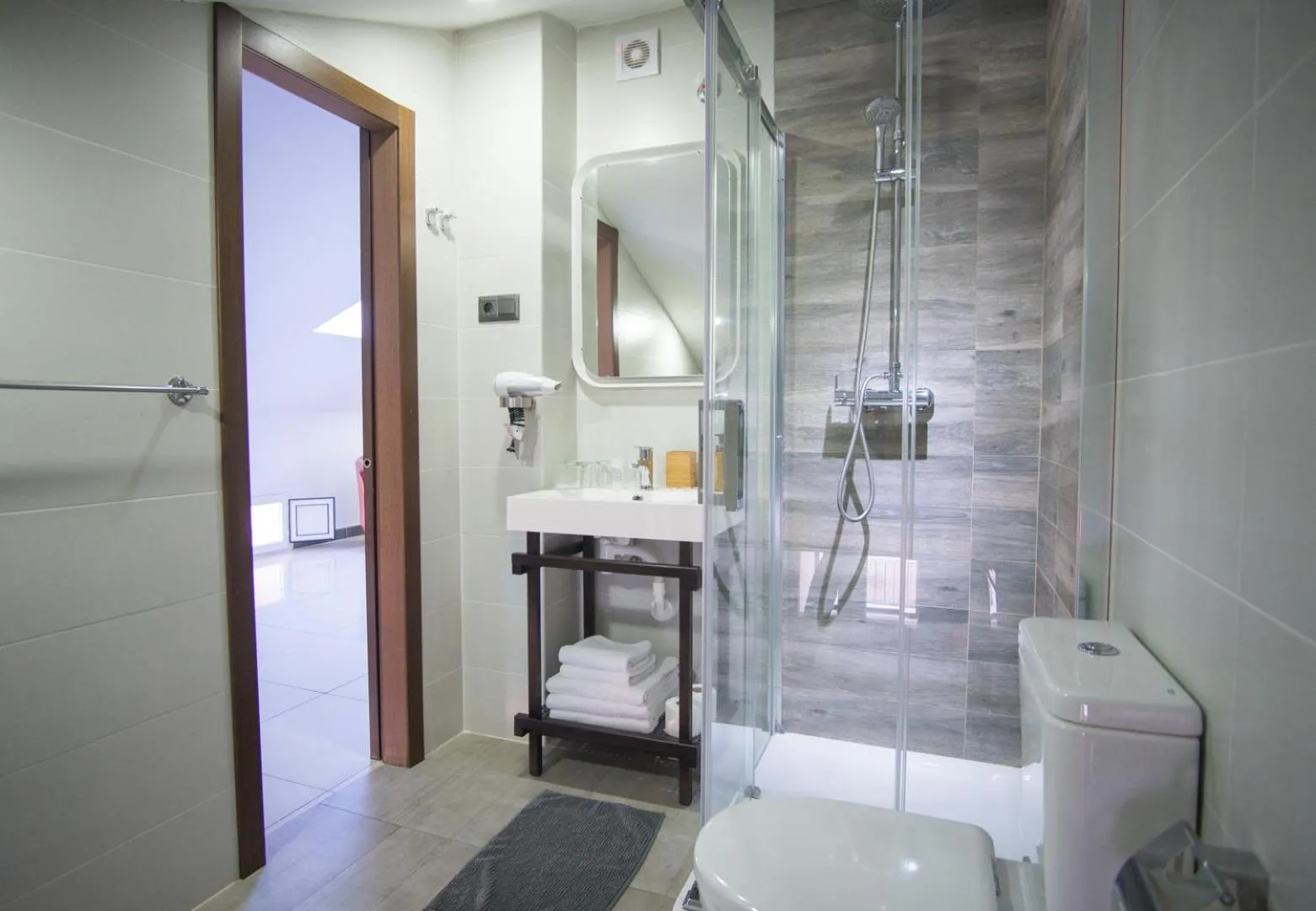 Bathroom in The Lights City Rooms