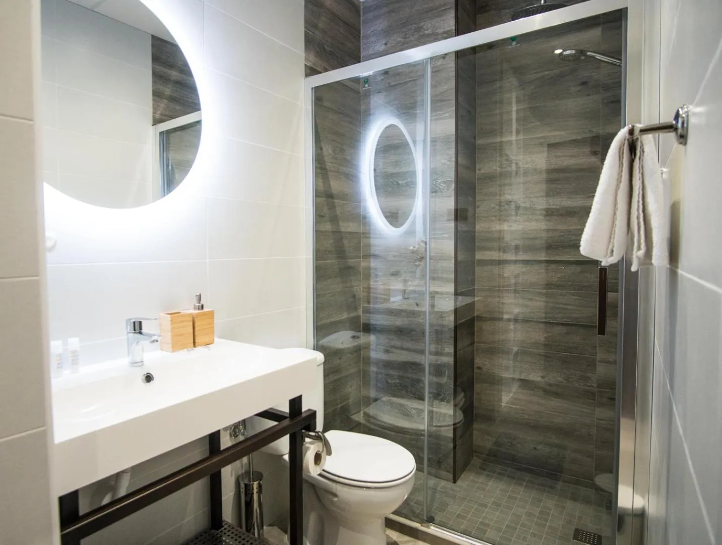 Shower in The Lights City Rooms