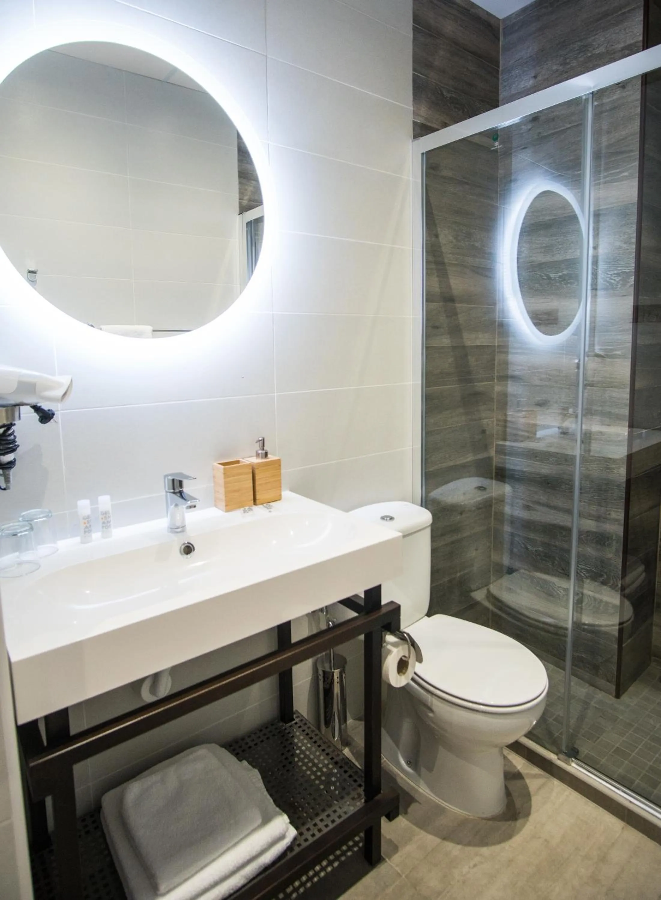 Shower in The Lights City Rooms