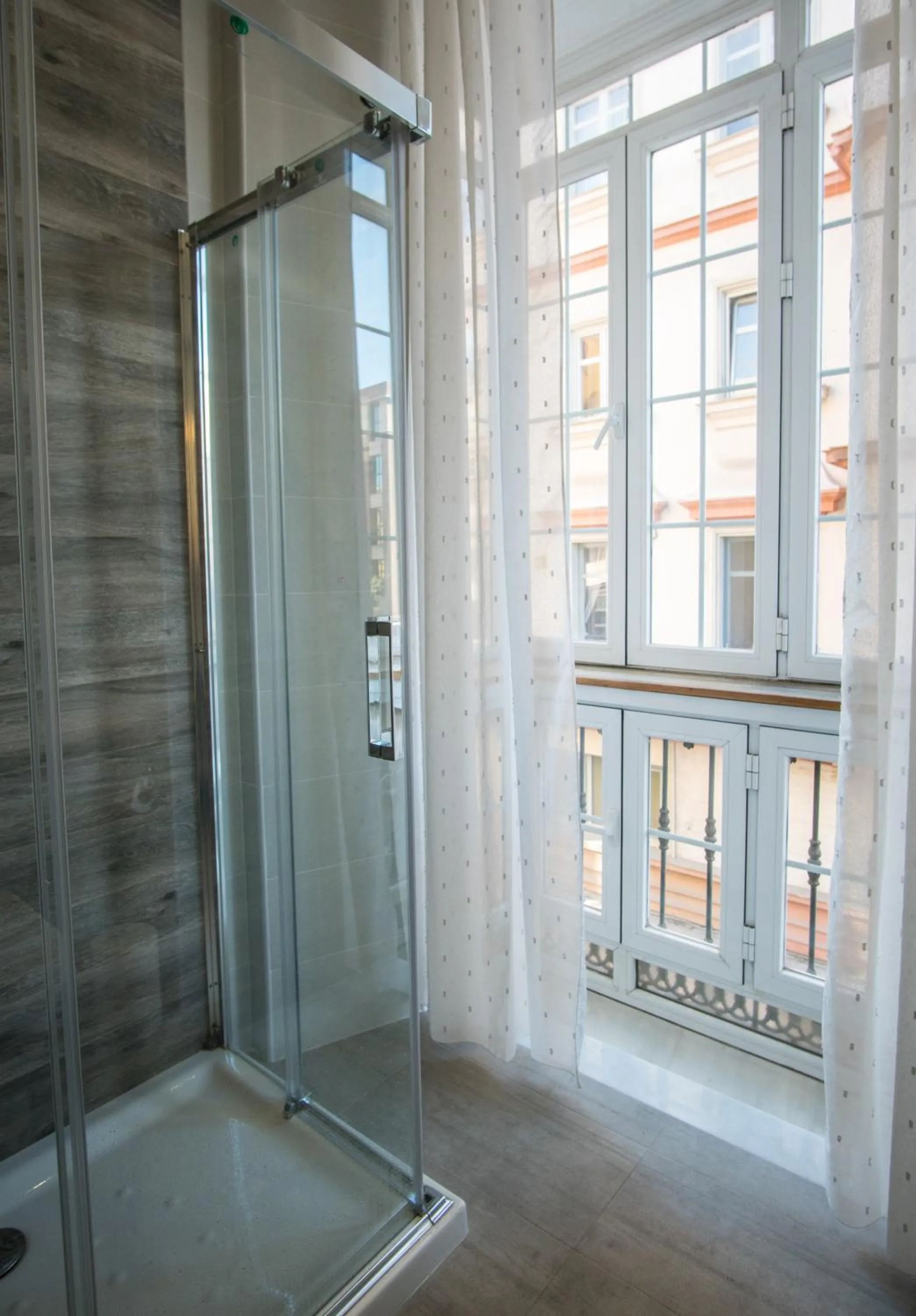 Shower in The Lights City Rooms