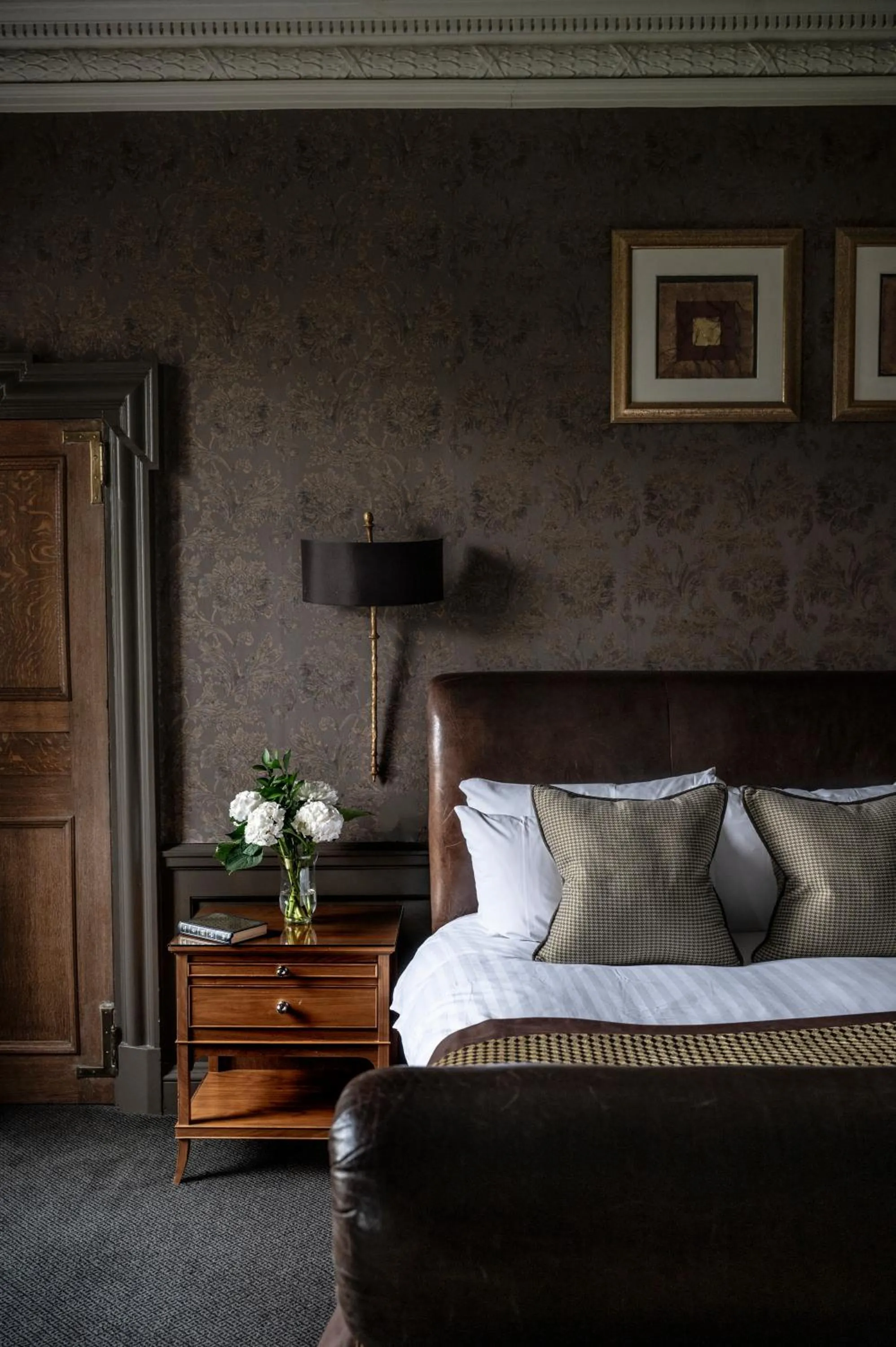 Bedroom, Bed in Crathorne Hall