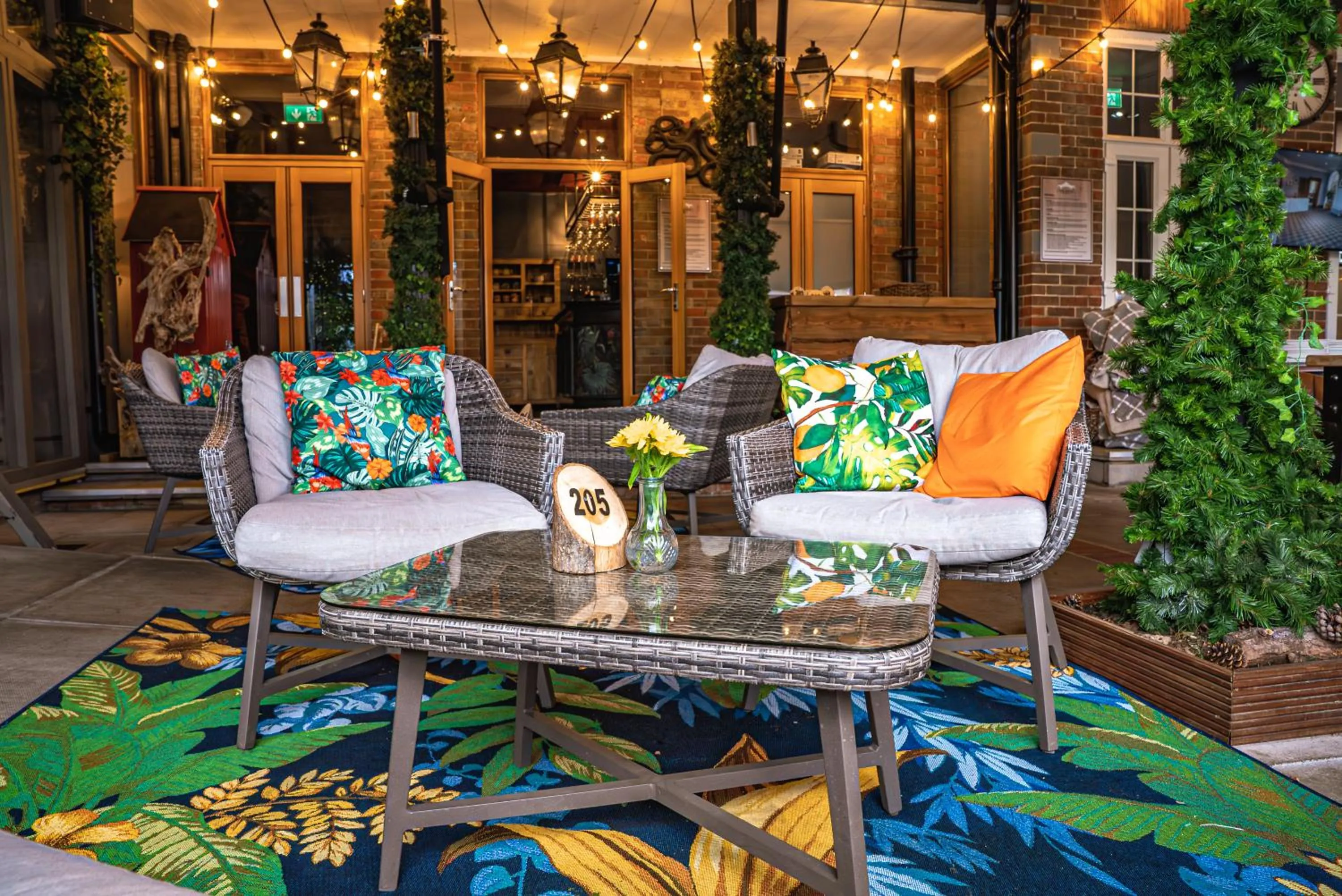 Restaurant/places to eat in Balmer Lawn