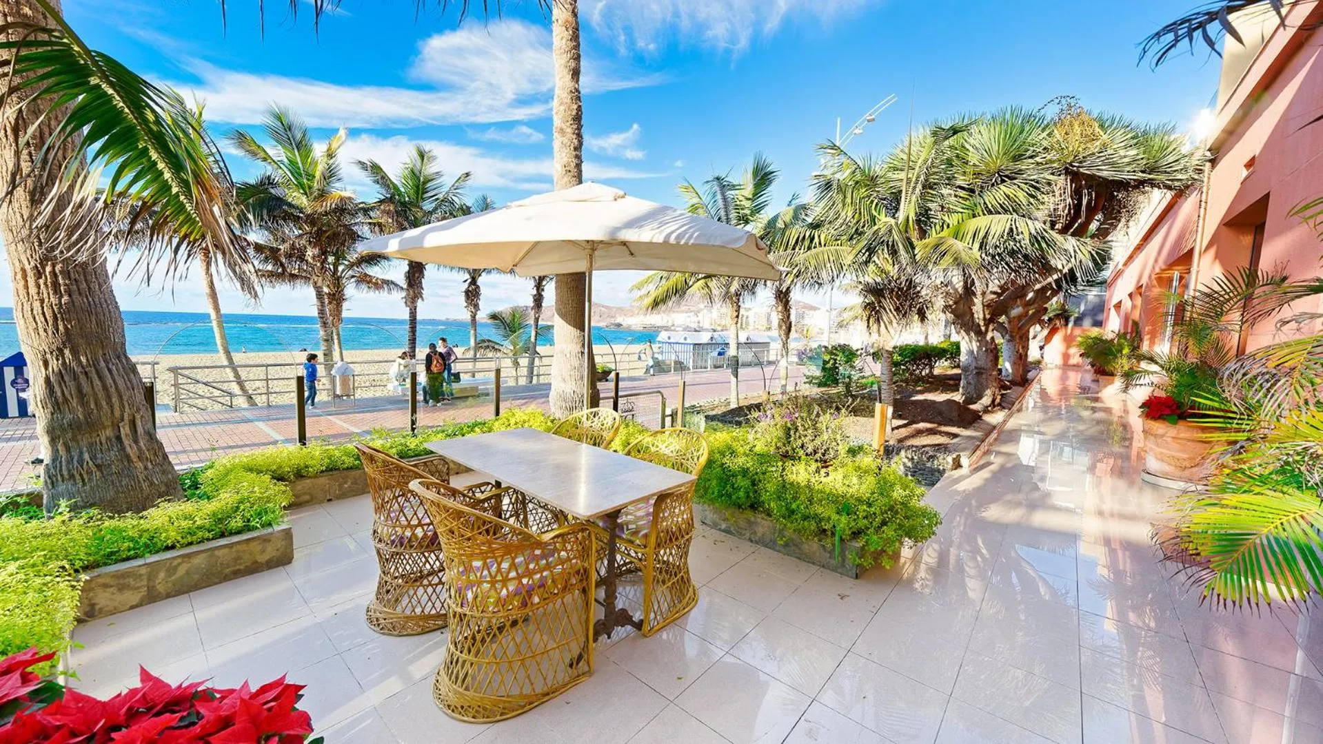 Lounge or bar in Bull Reina Isabel & SPA