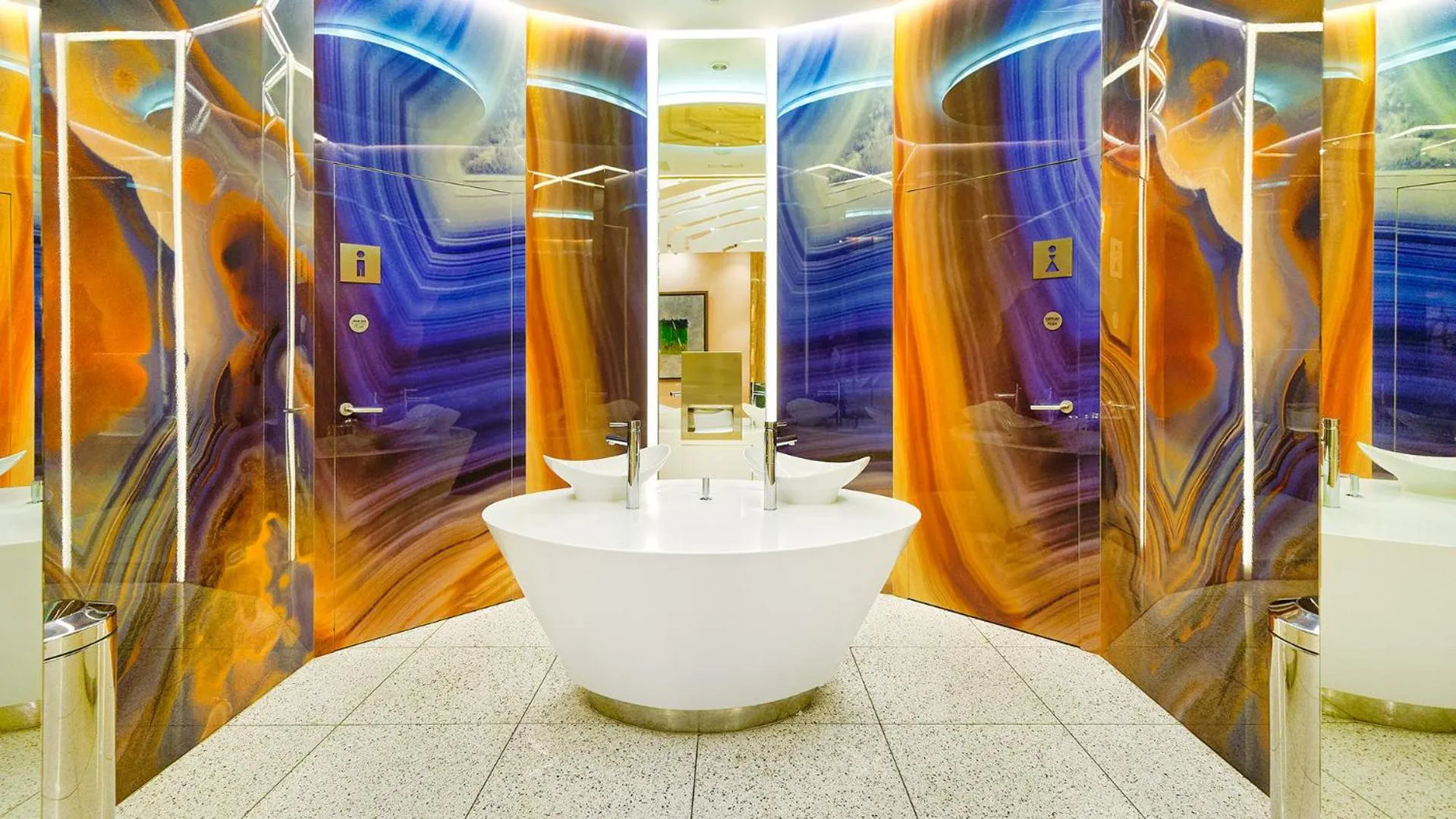 Property building in Bull Reina Isabel & SPA