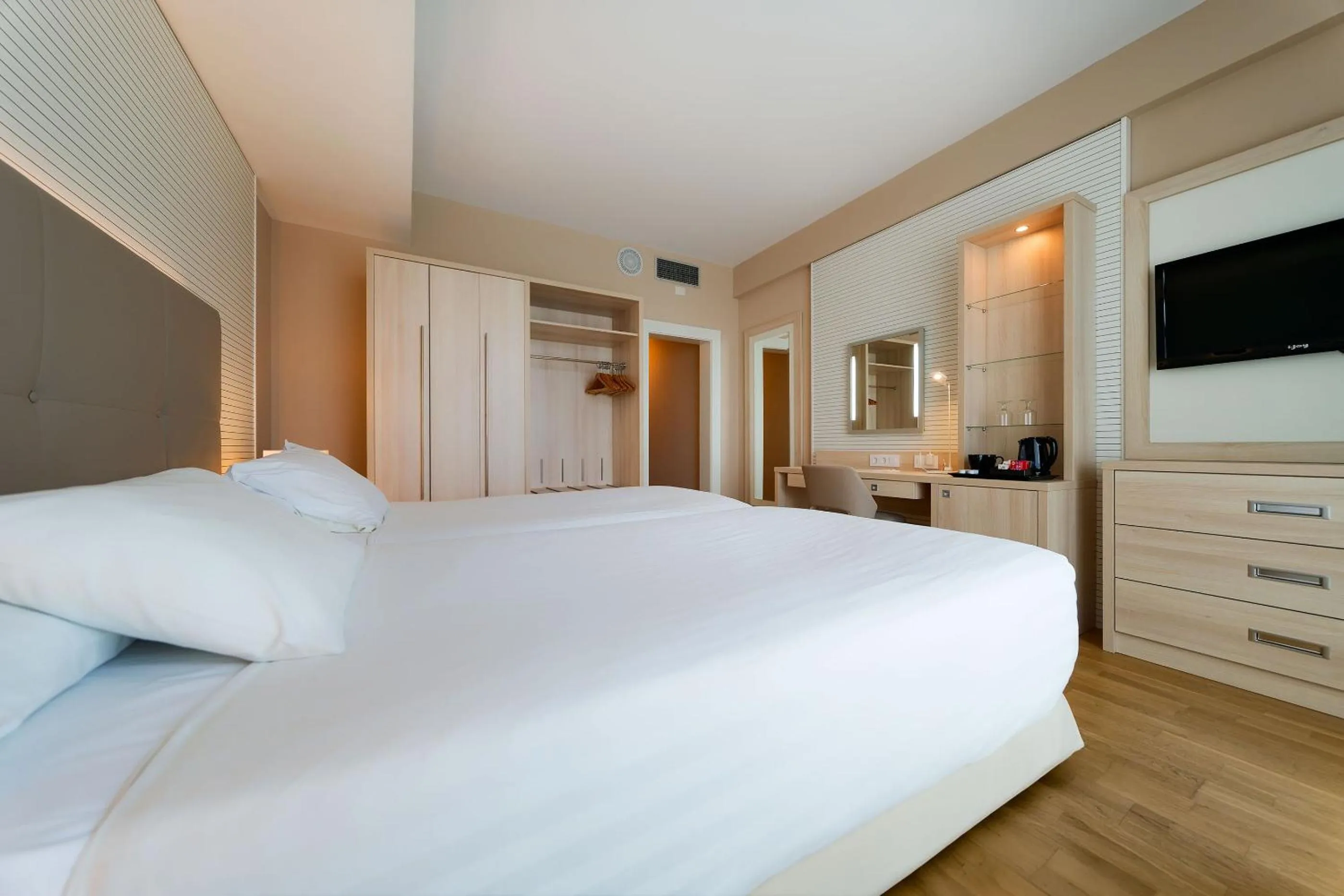 Bed in Bull Reina Isabel & SPA