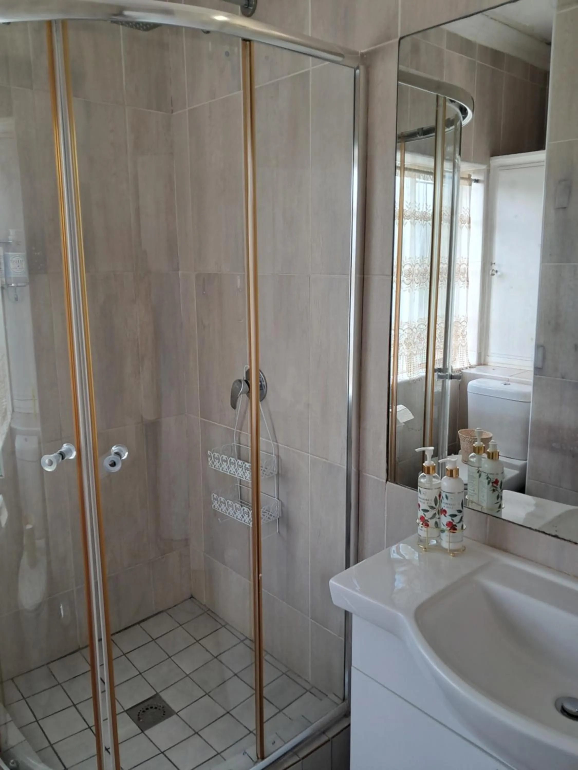 Bathroom in Jakkalsdraai Guest House