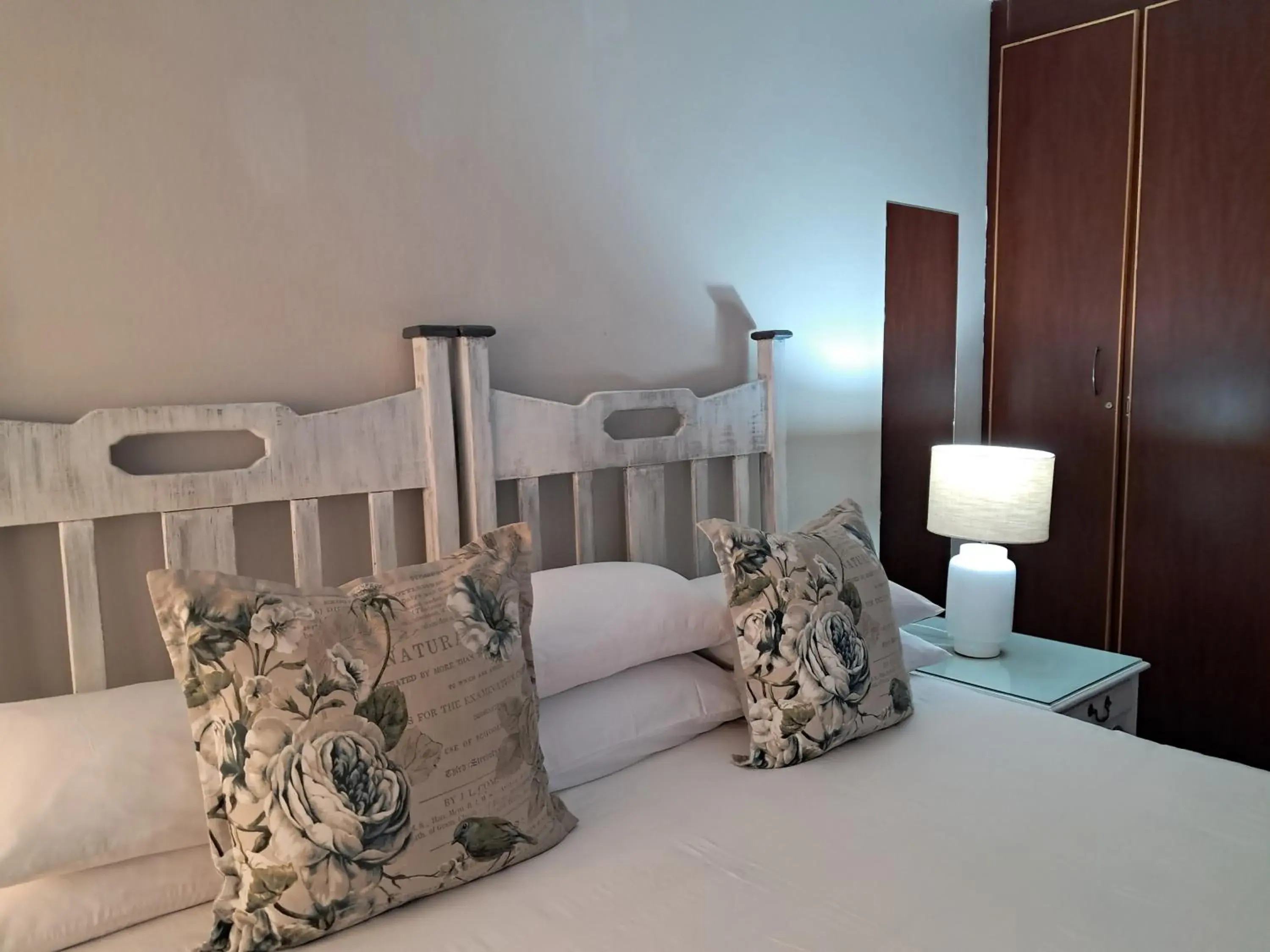 Family Room with Private Bathroom in Jakkalsdraai Guest House Family Room with Private Bathroom in Jakkalsdraai Guest House