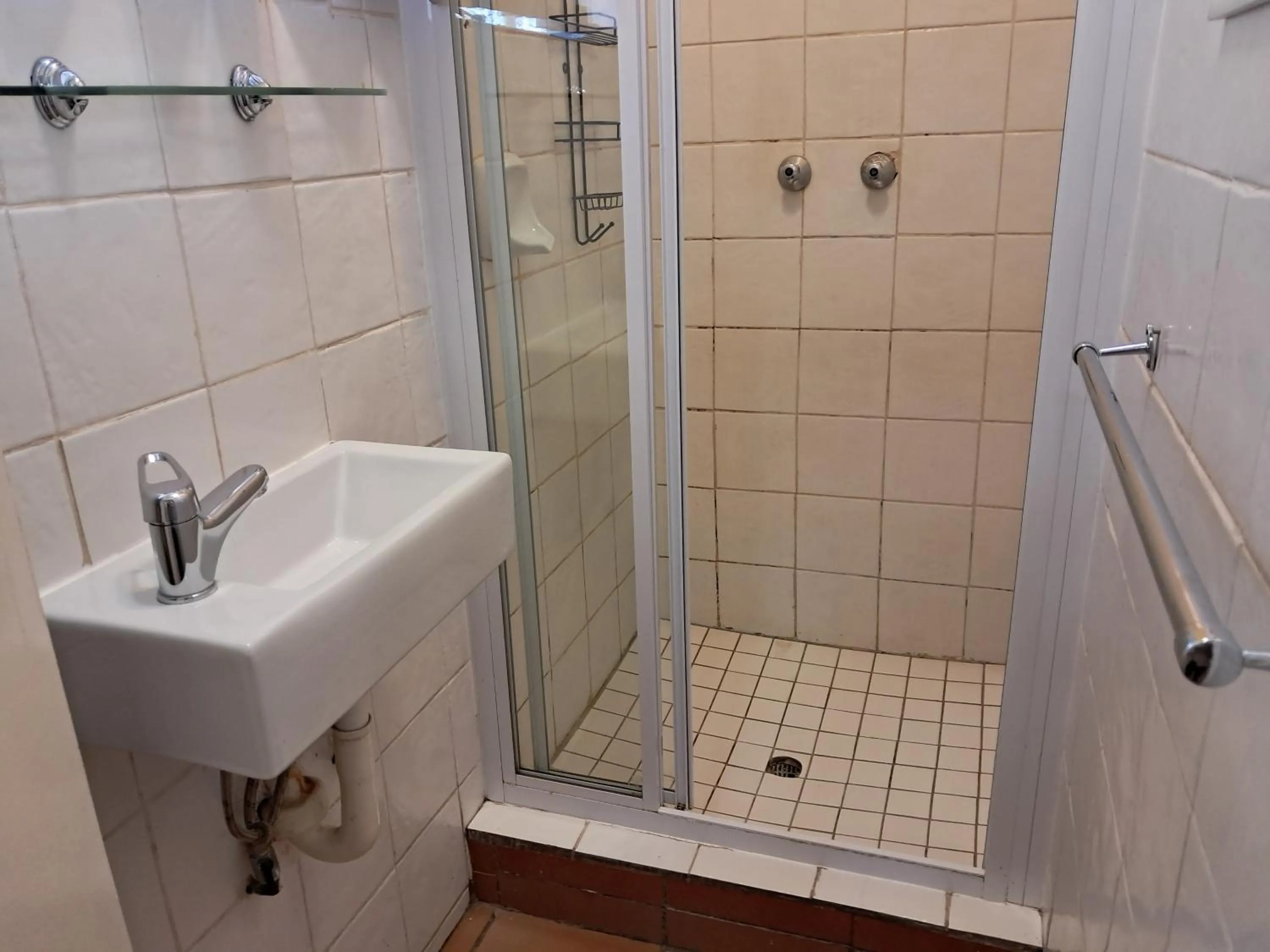 Bathroom in Jakkalsdraai Guest House