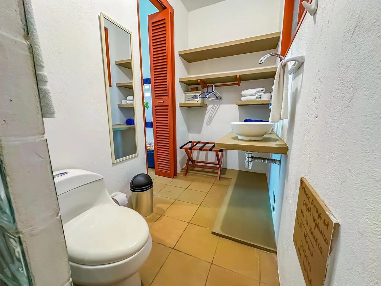 Toilet in Hotel Chiniu