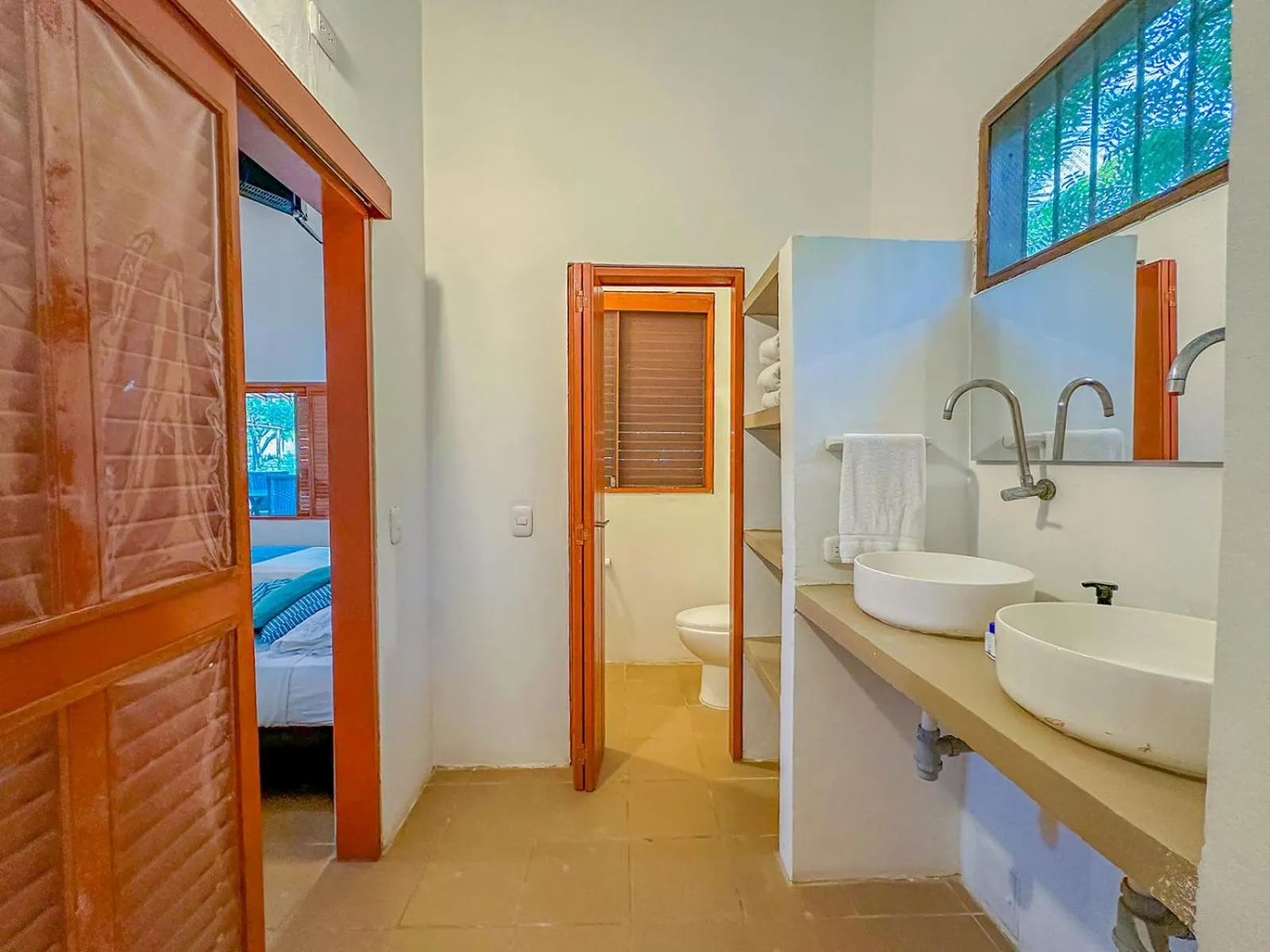 Shower in Hotel Chiniu