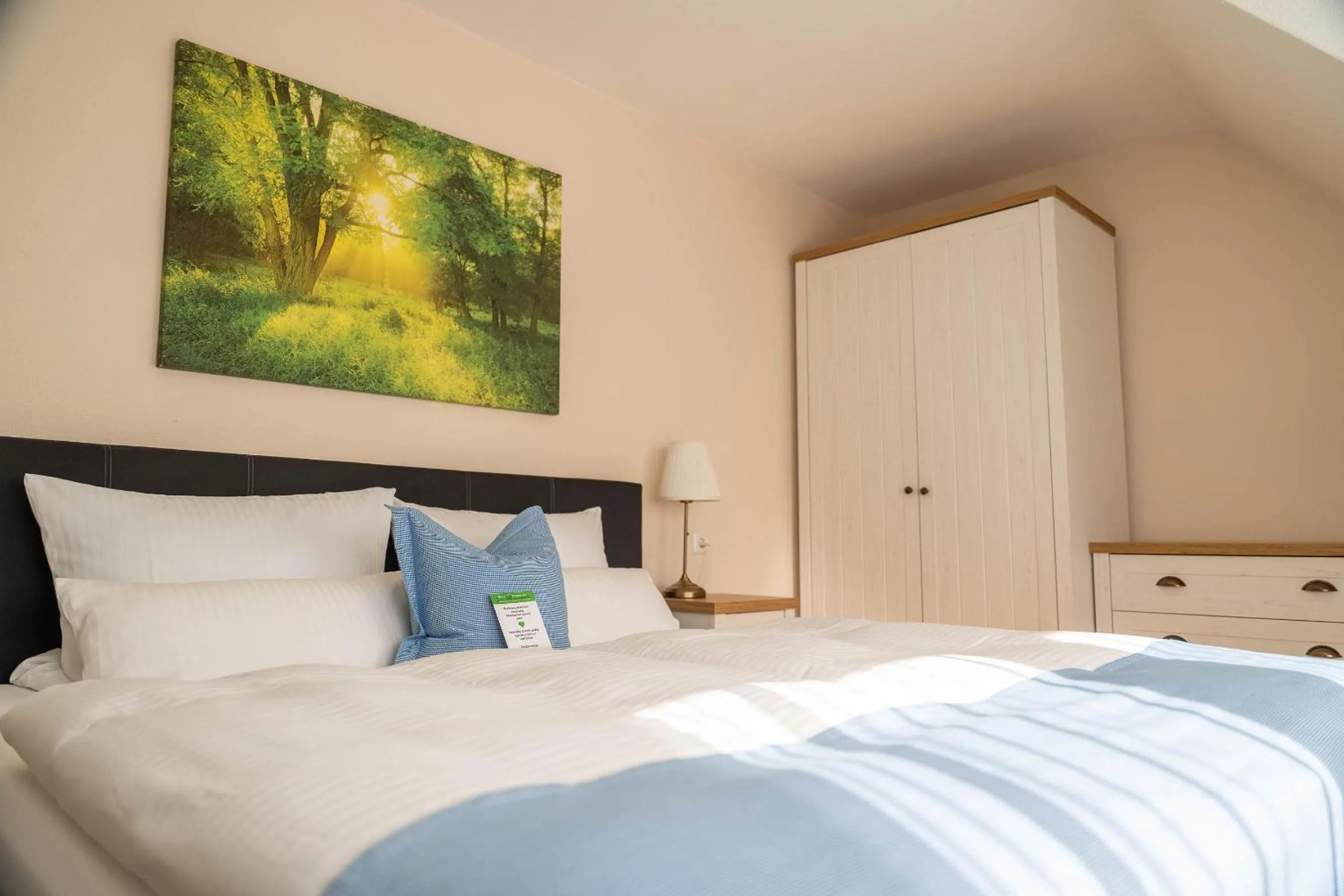 Bed in Hotel & Restaurant Zum Reussenstein