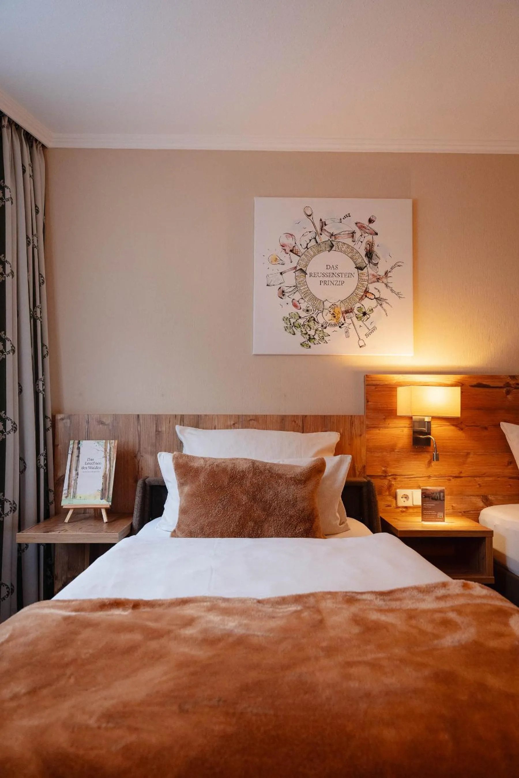 Bed in Hotel & Restaurant Zum Reussenstein