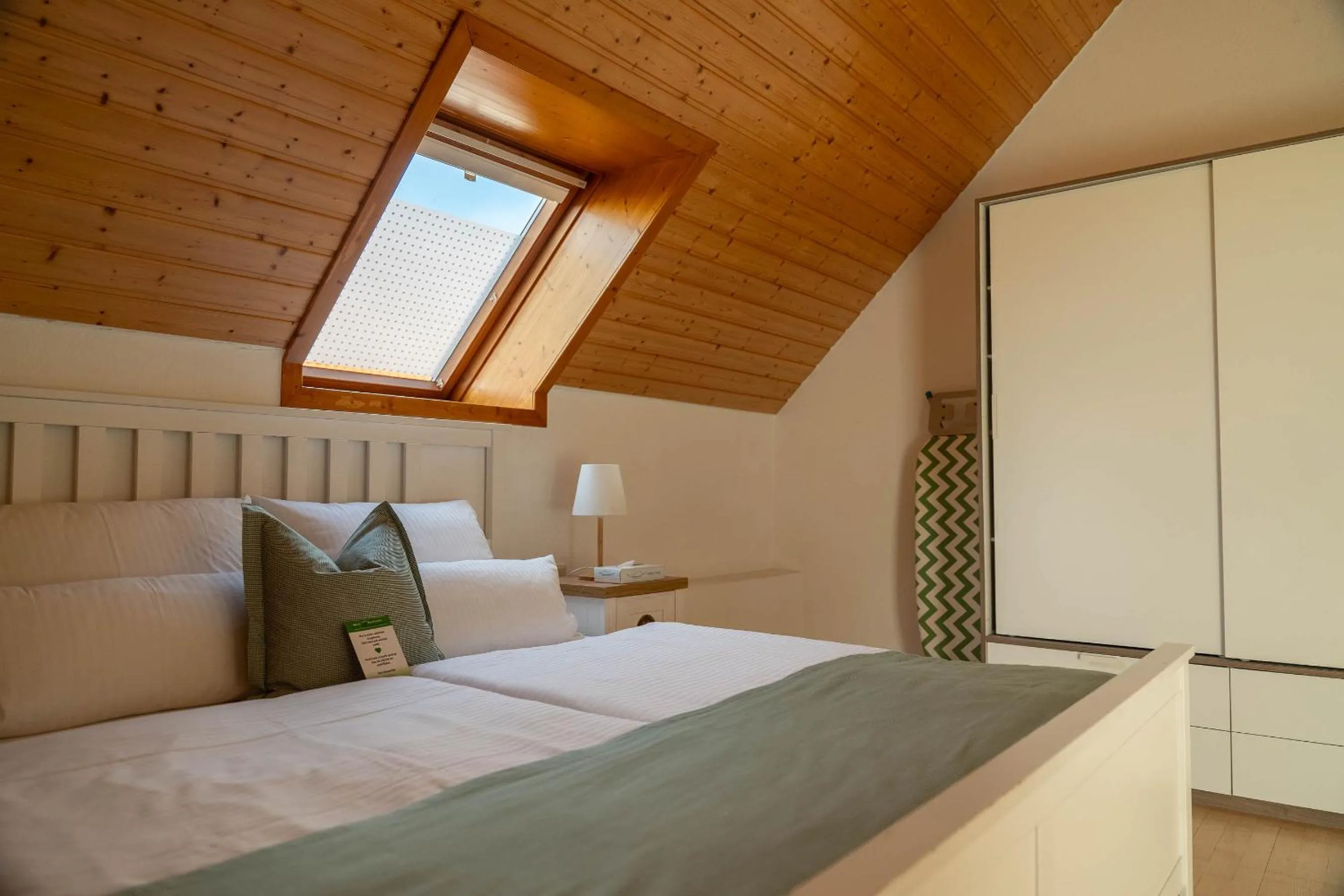 Bed in Hotel & Restaurant Zum Reussenstein