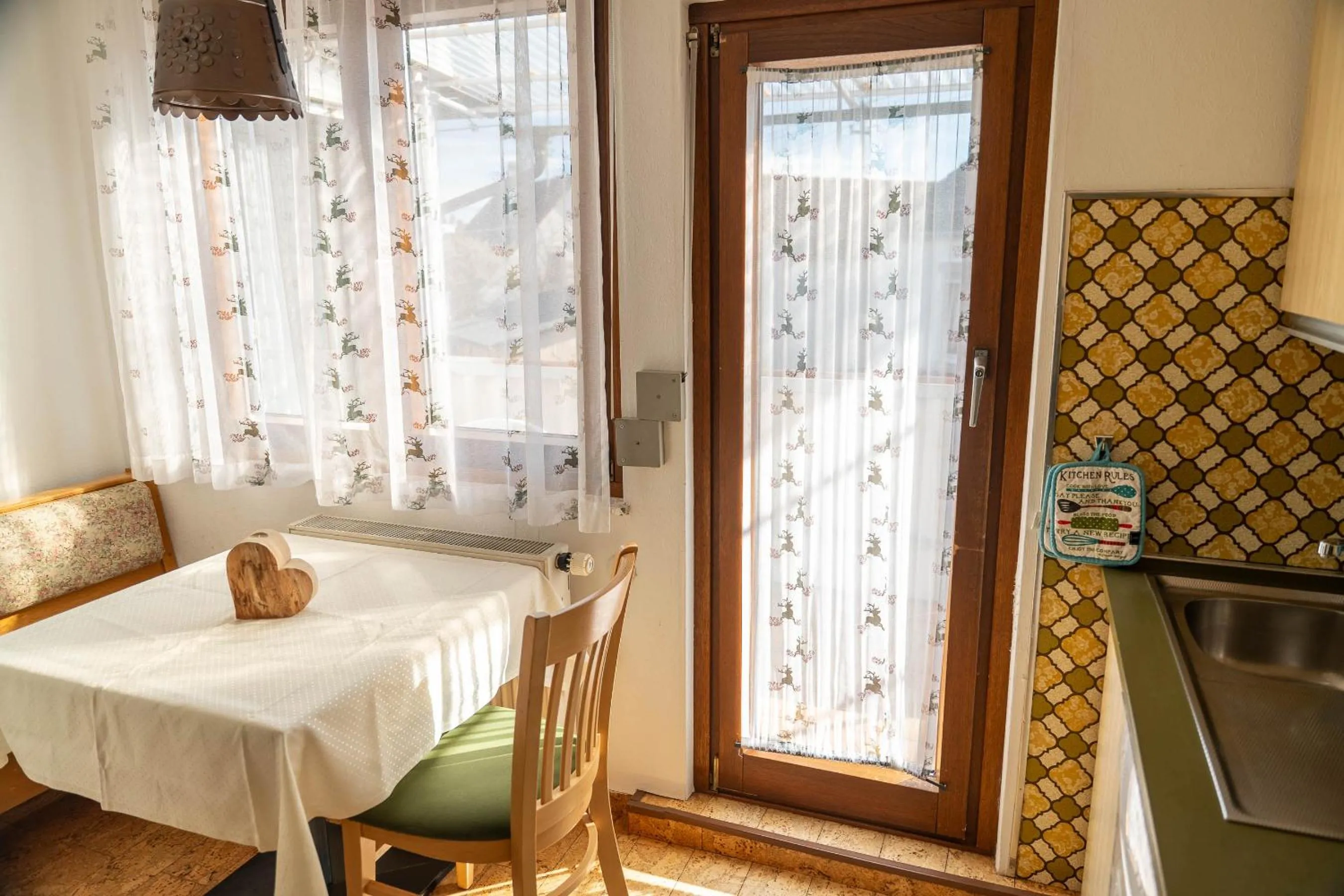 Kitchen or kitchenette in Hotel & Restaurant Zum Reussenstein