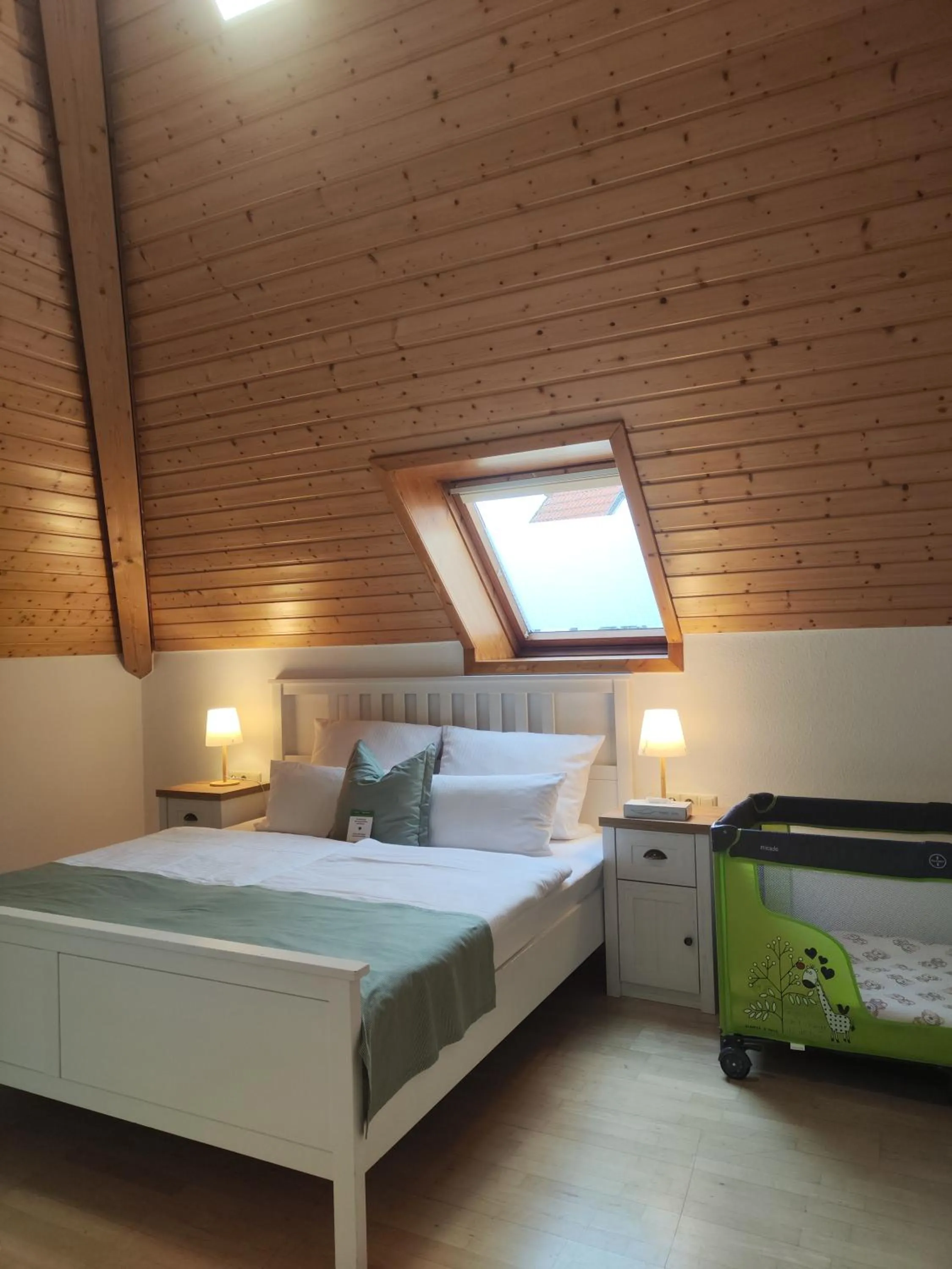 Bed in Hotel & Restaurant Zum Reussenstein