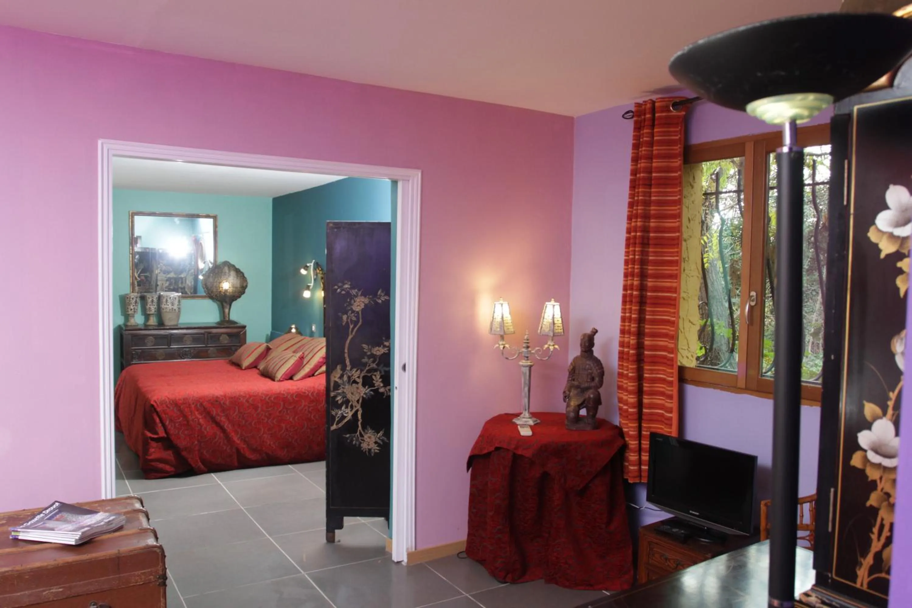 Photo of the whole room, Bed in Mas de la Chapelle