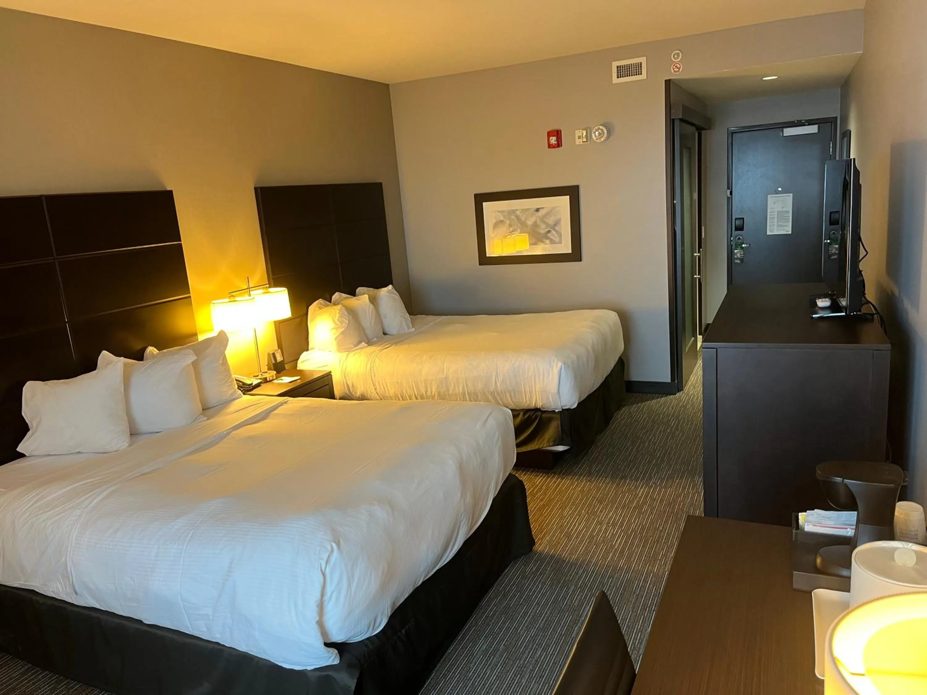 Bed in Wingate by Wyndham Altoona Downtown/Medical Center