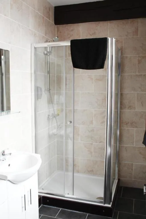 Shower in Cornmill Hotel
