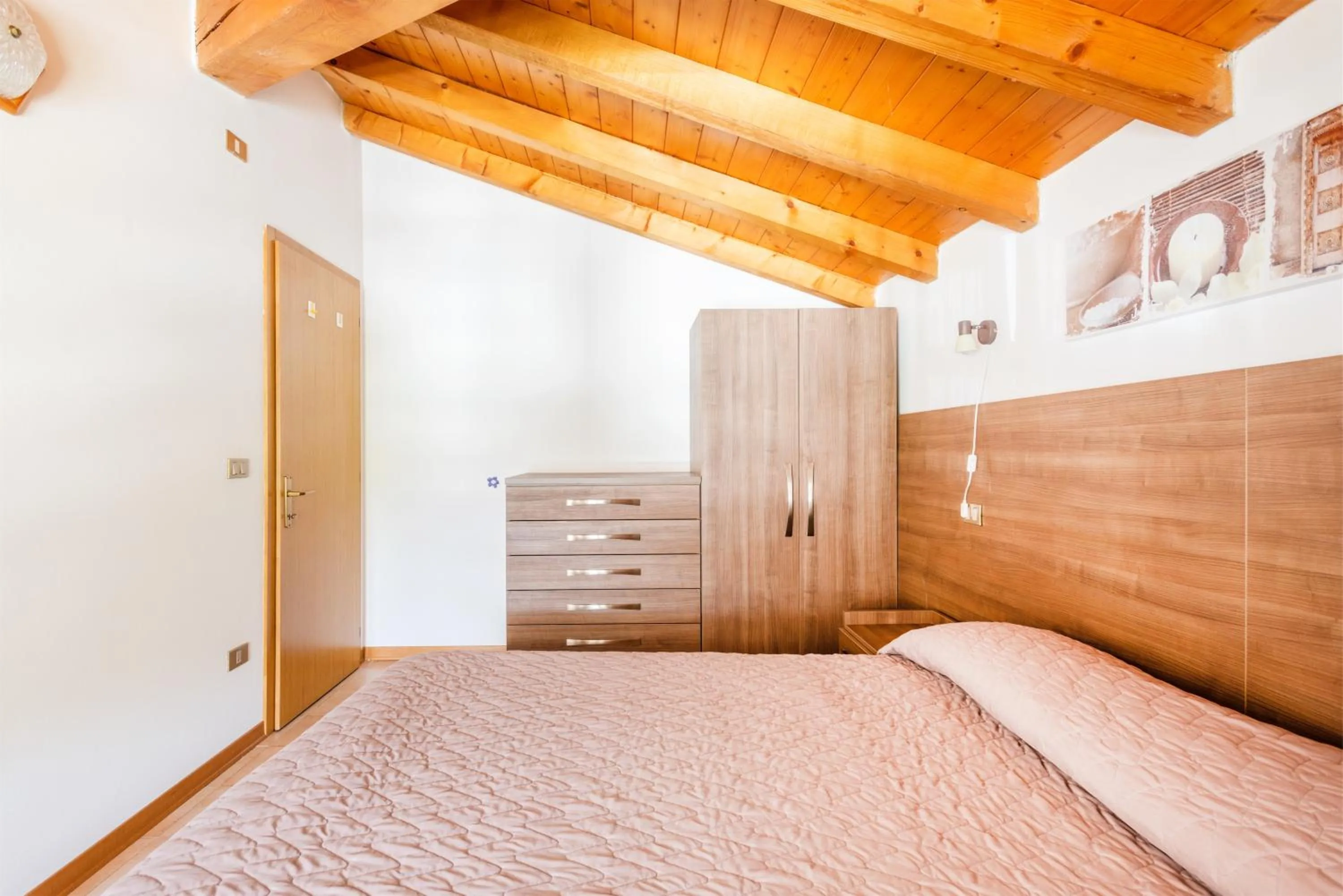 Photo of the whole room, Bed in CROSINA HOLIDAY - Casa Lucia