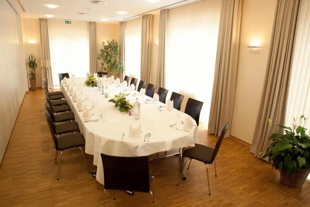 Dining area in Akzent Hotel Deutsche Eiche