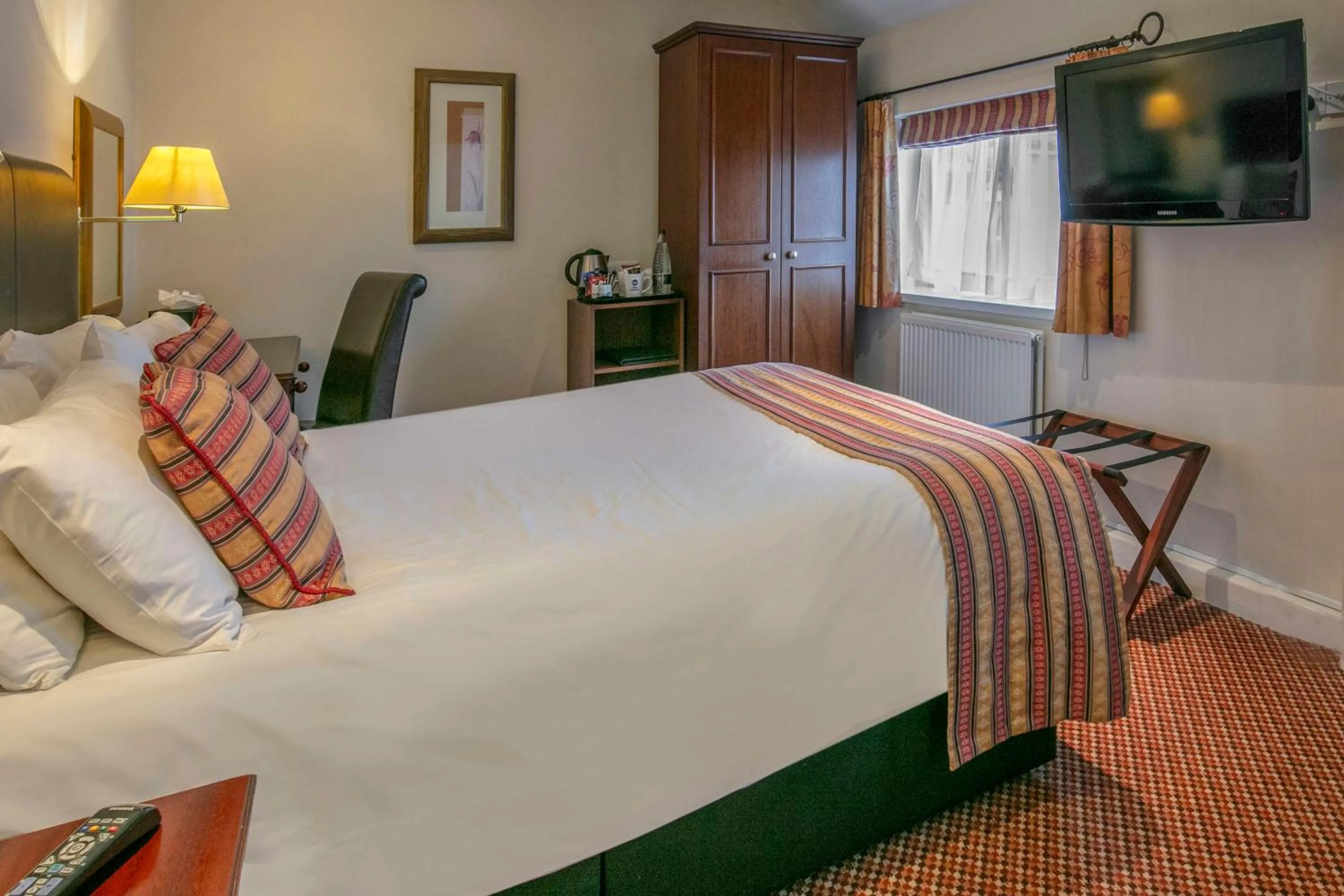 Bedroom, Bed in Best Western Forest and Vale Hotel