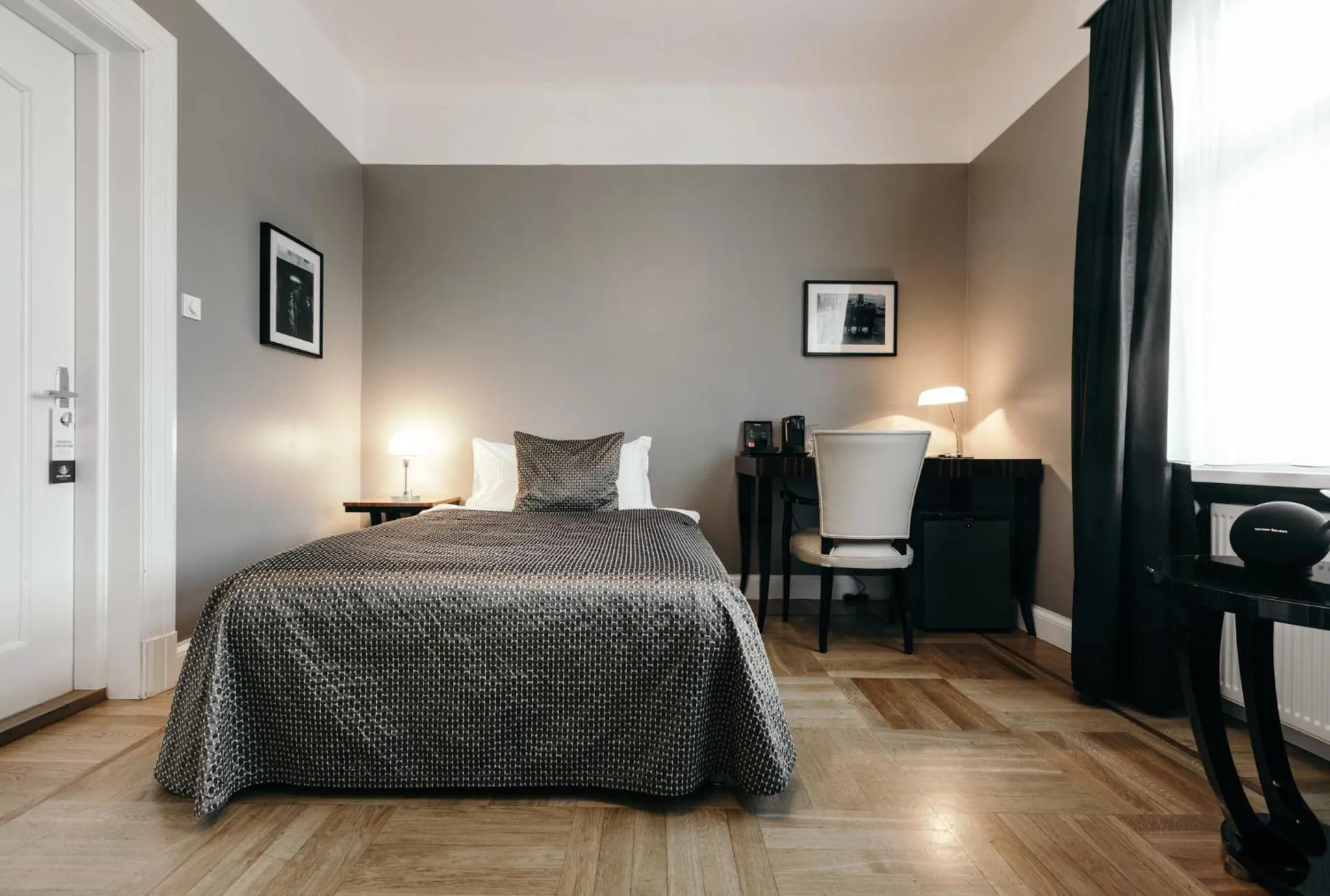 Bedroom, Bed in Hotel Borg by Keahotels