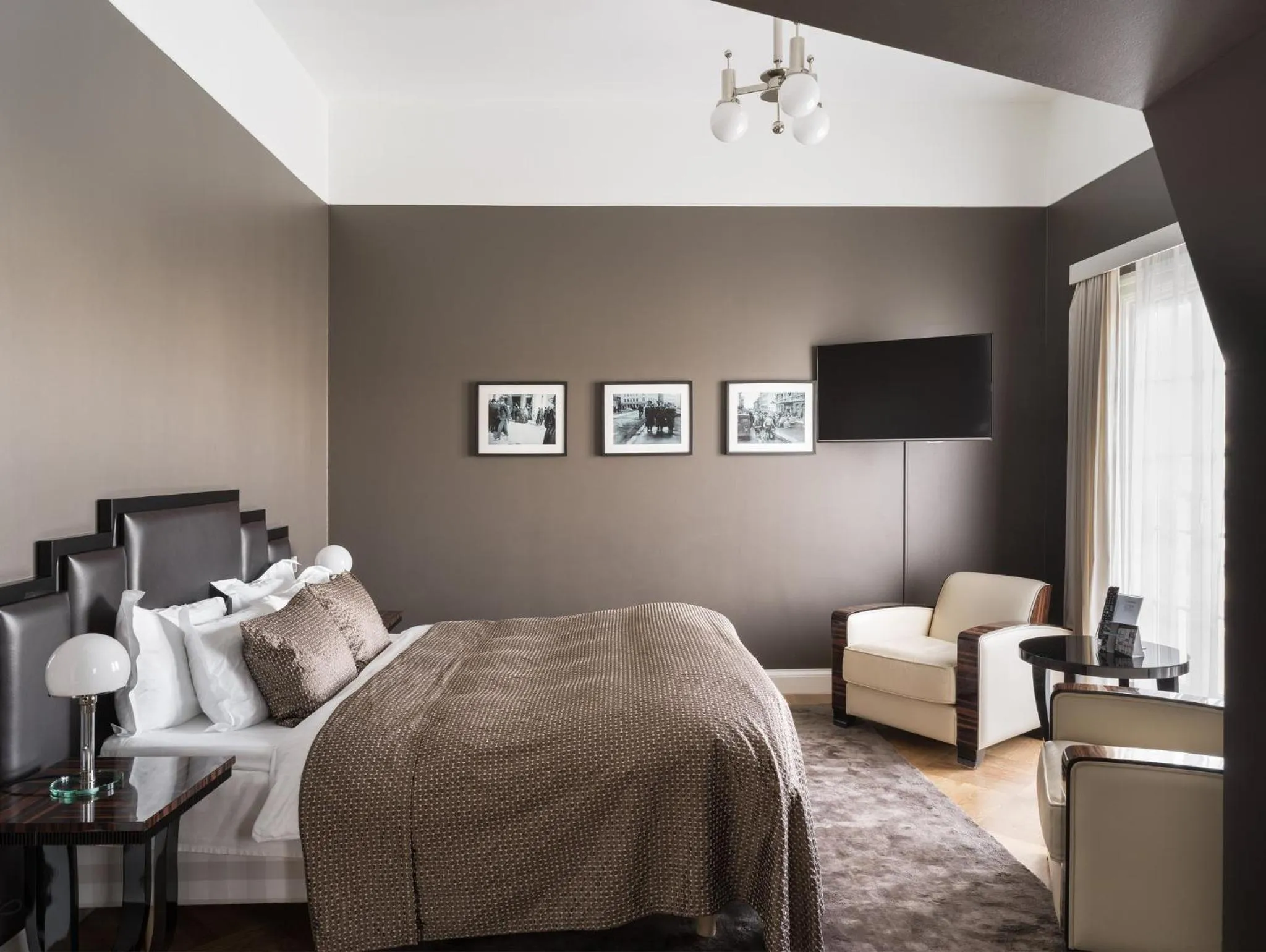 Bedroom, Bed in Hotel Borg by Keahotels