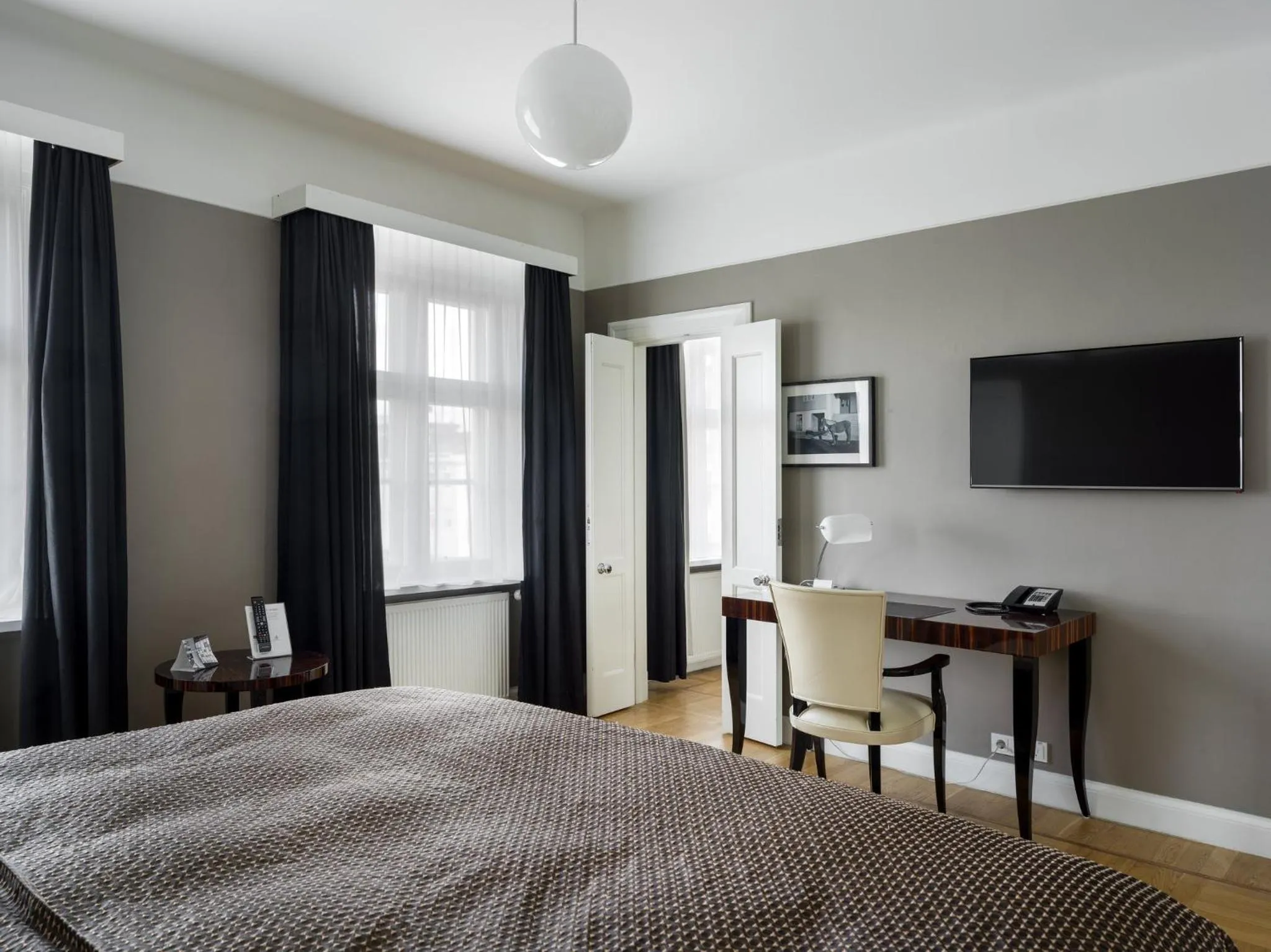 Bedroom, Bed in Hotel Borg by Keahotels