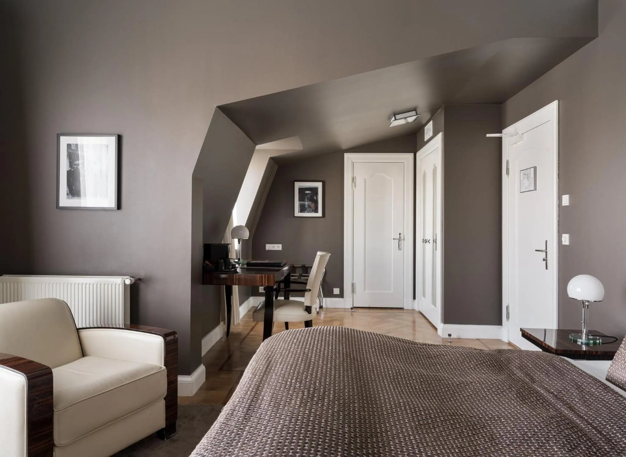 Bedroom, Bed in Hotel Borg by Keahotels