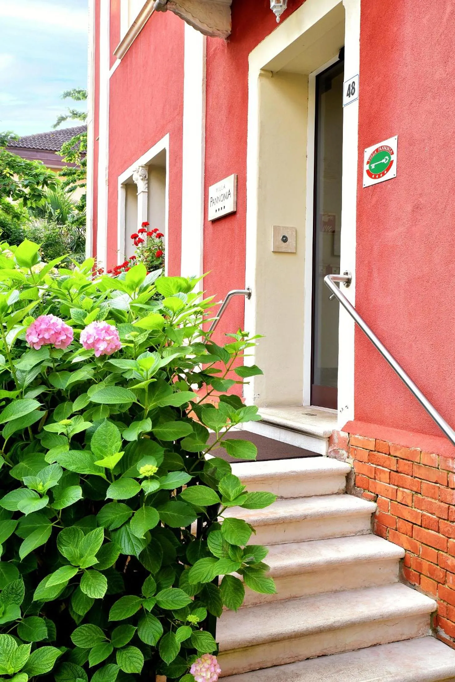 Facade/entrance in Hotel Villa Pannonia